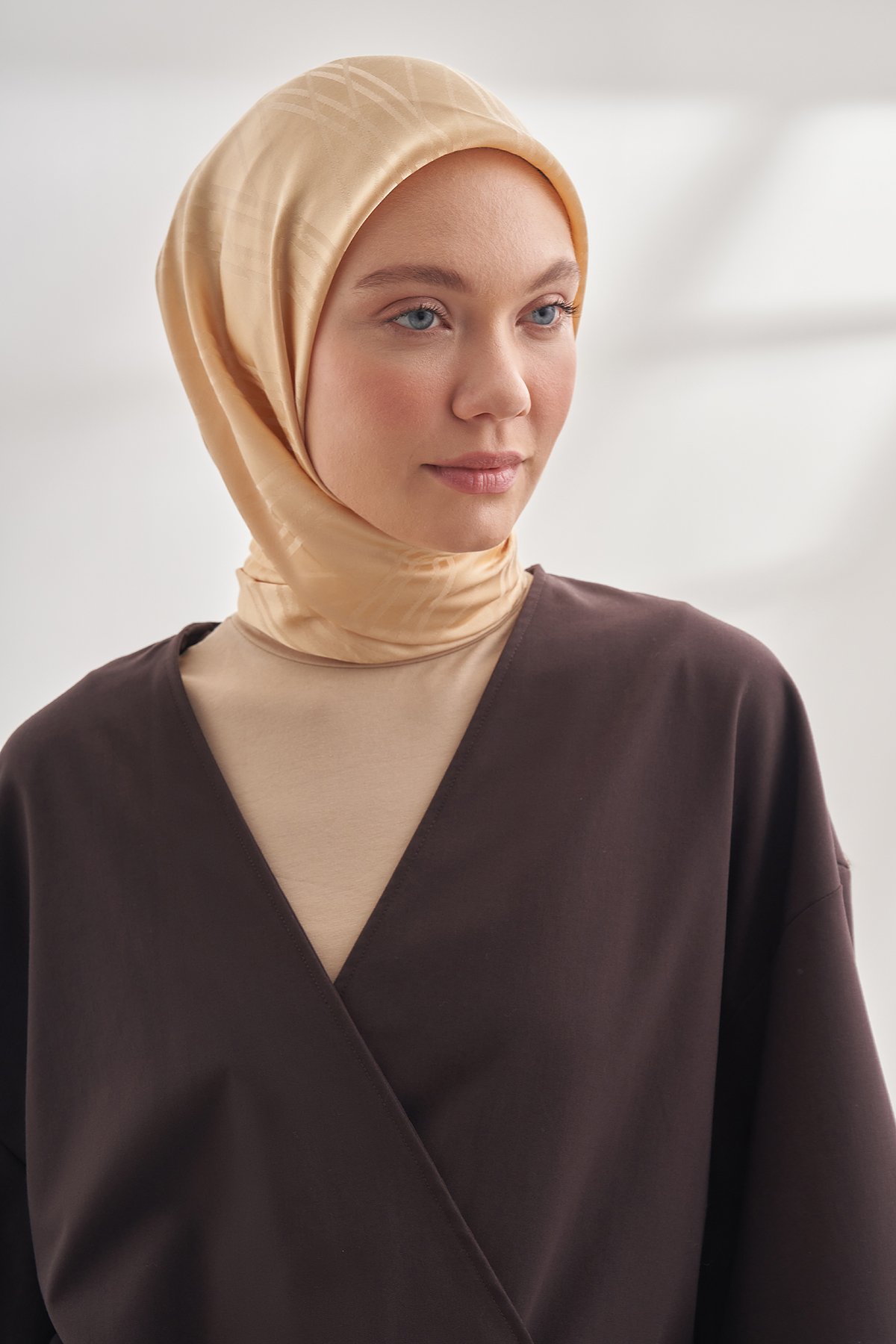 İTALYAN JAKAR ŞERİT DESEN EŞARP - DORE