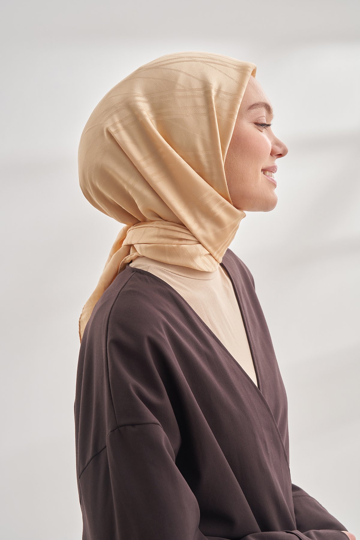 İTALYAN JAKAR ŞERİT DESEN EŞARP - DORE