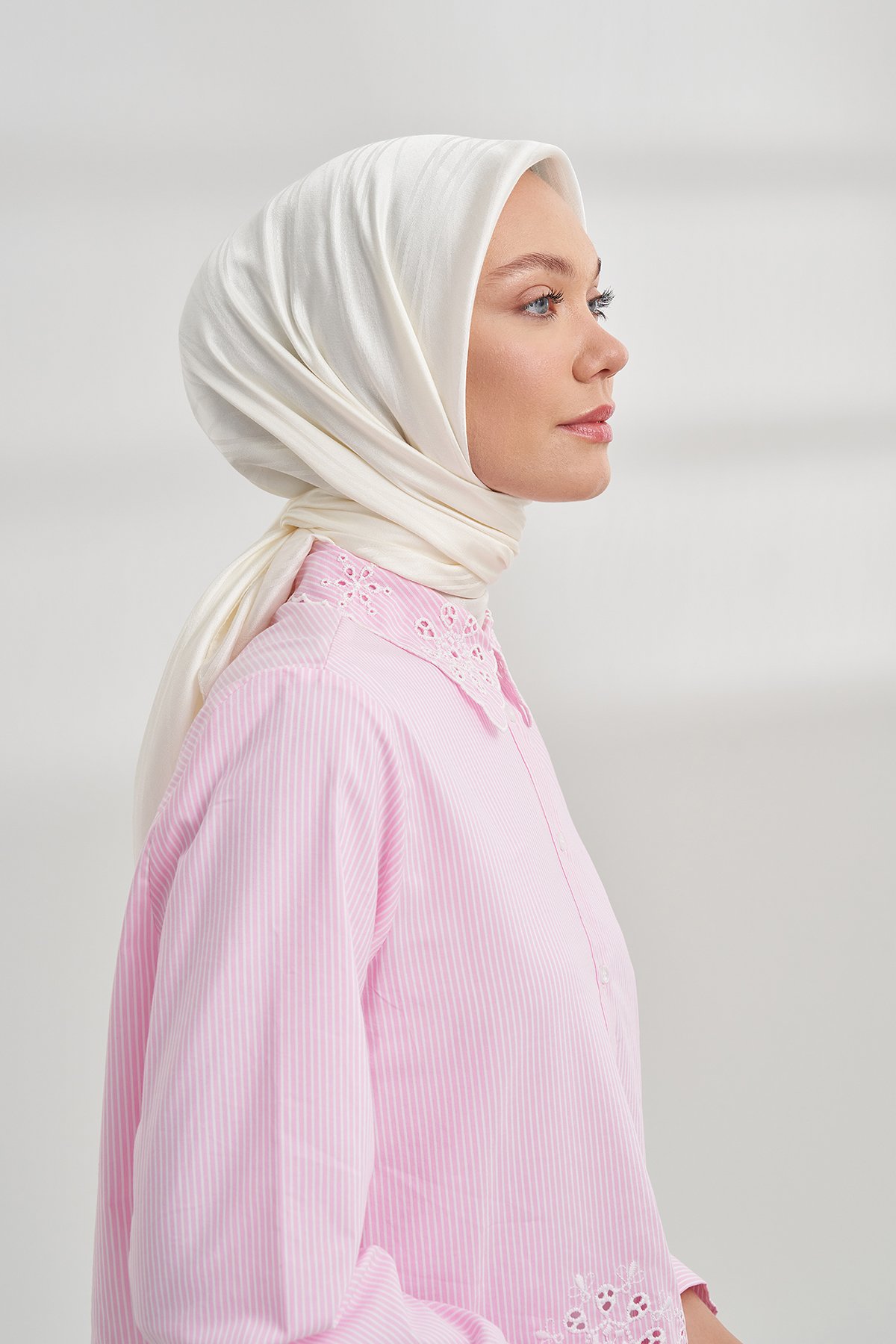 İTALYAN JAKAR ŞERİT DESEN EŞARP - KREM