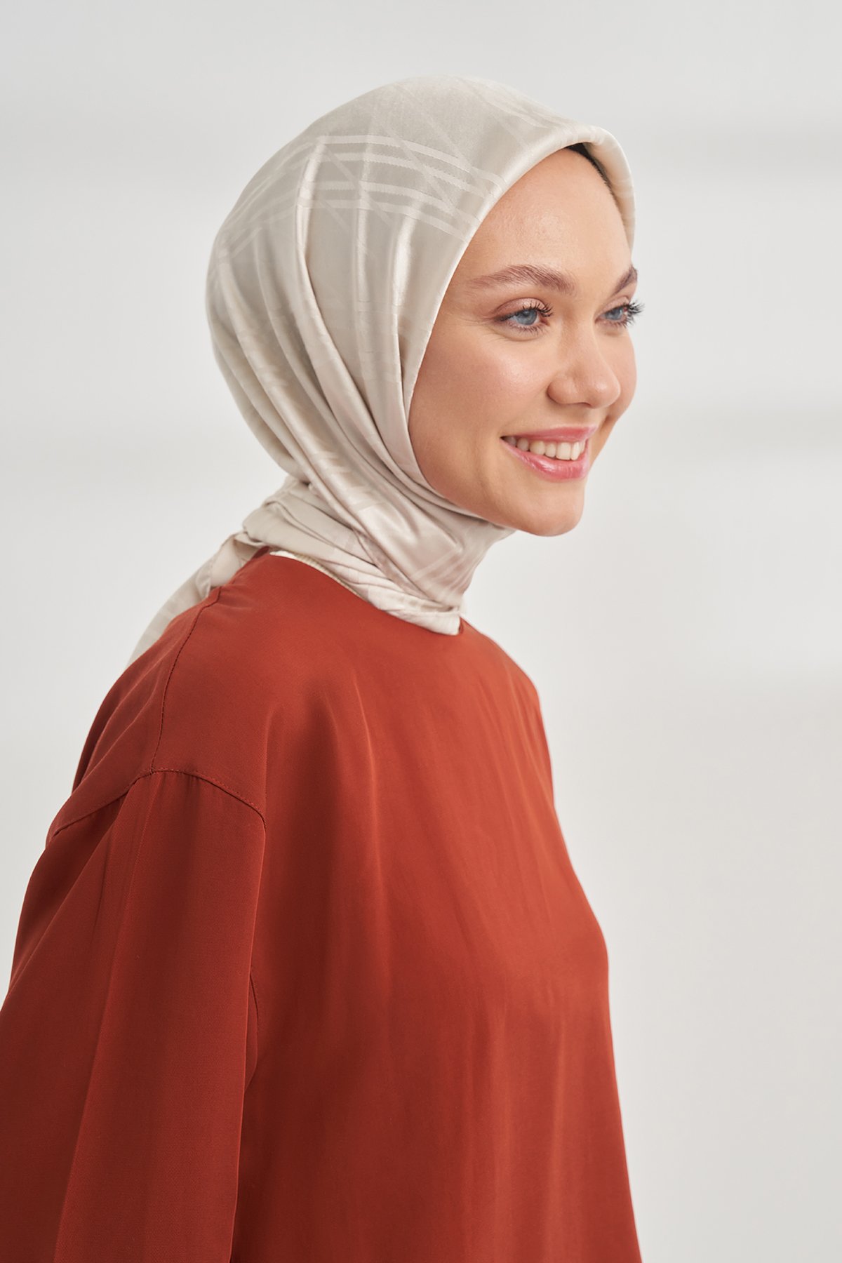 İTALYAN JAKAR ŞERİT DESEN EŞARP - TAŞ