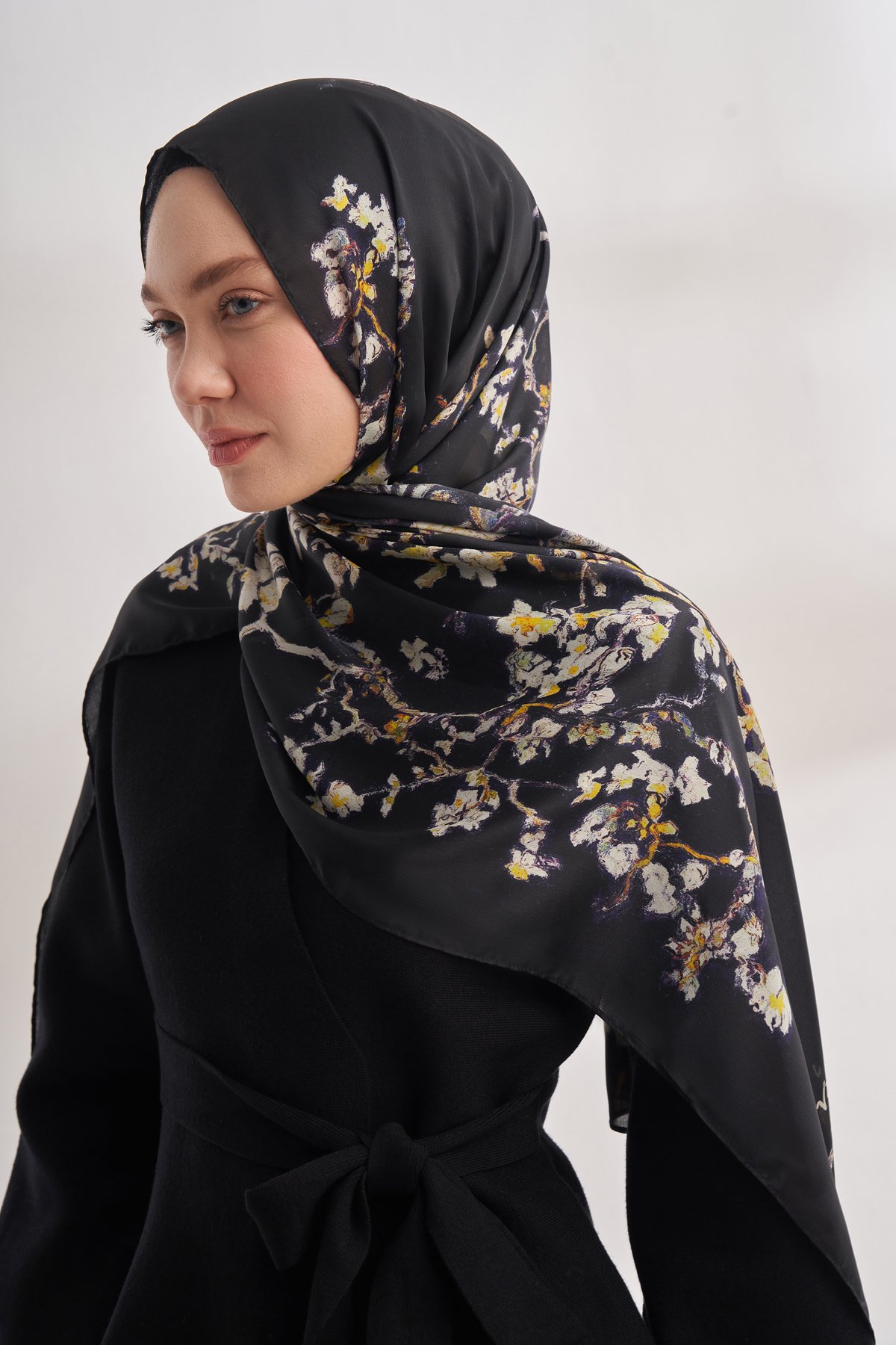 İTHAL  VUAL ALMOND BLOSSOM DESEN ŞAL - SİYAH