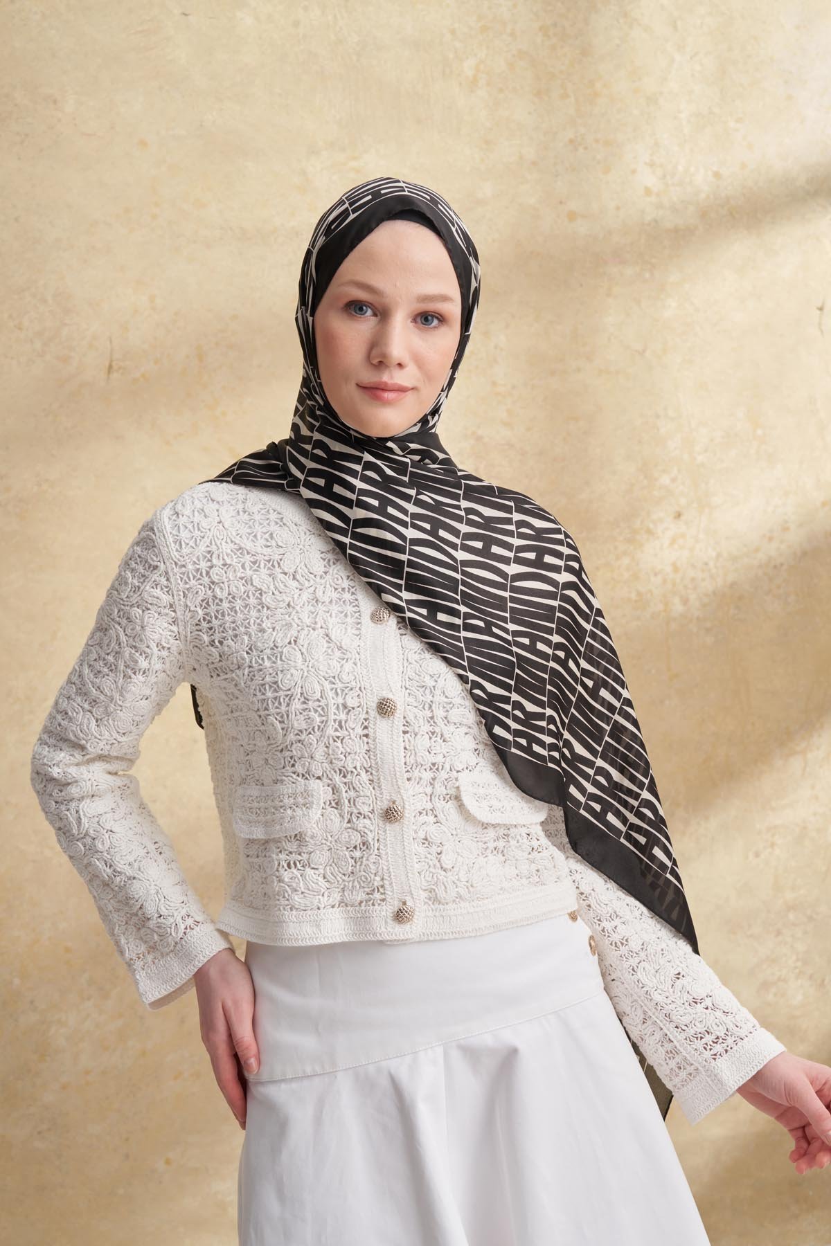 İTHAL VUAL ARMANDA DESEN ŞAL -  BEYAZ - SİYAH