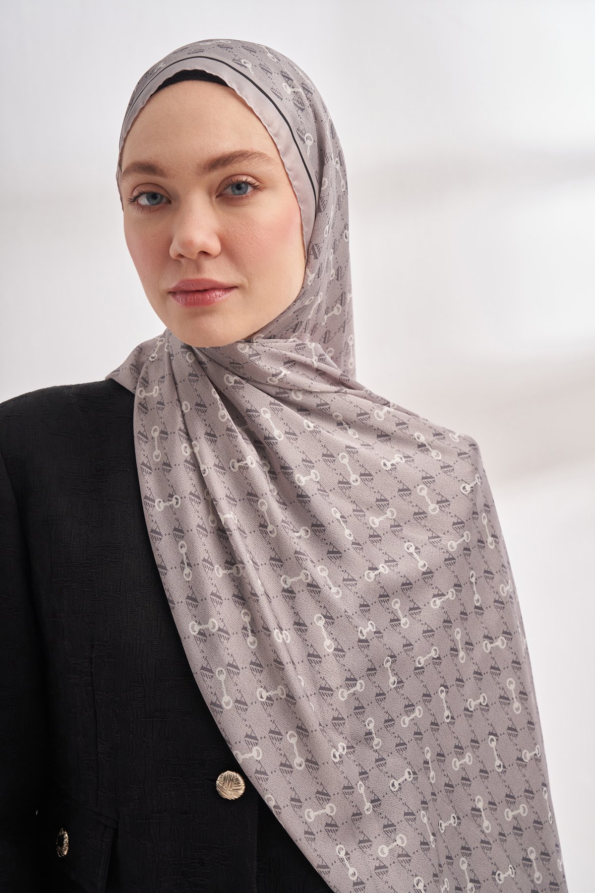 İTHAL VUAL MONOGRAM DESEN ŞAL - AÇIK GRİ