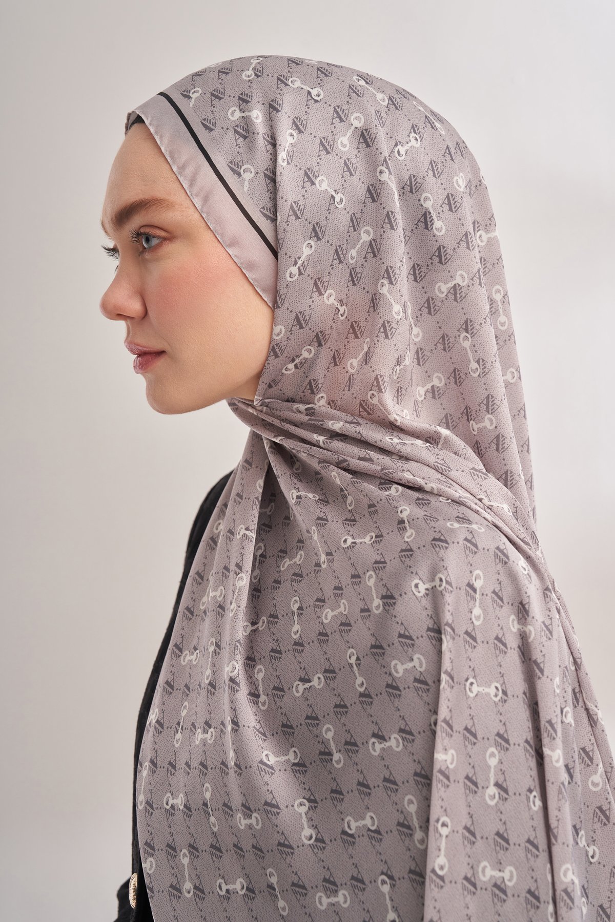 İTHAL VUAL MONOGRAM DESEN ŞAL - AÇIK GRİ
