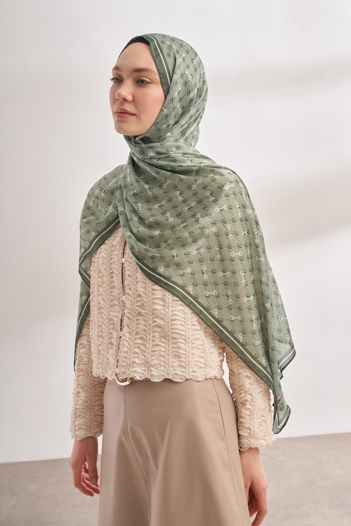 İTHAL VUAL MONOGRAM DESEN ŞAL - KETEN YEŞİLİ