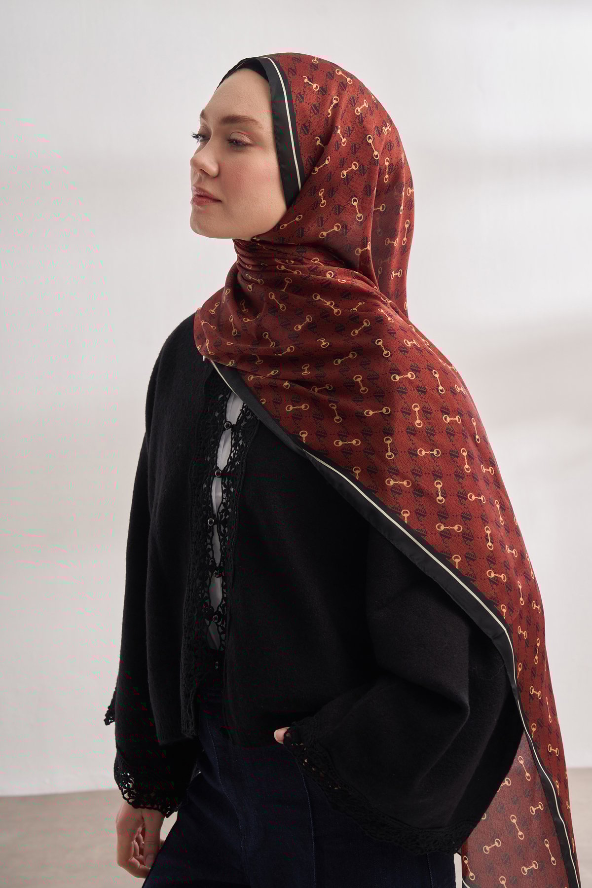 İTHAL VUAL MONOGRAM DESEN ŞAL - SİYAH - BORDO