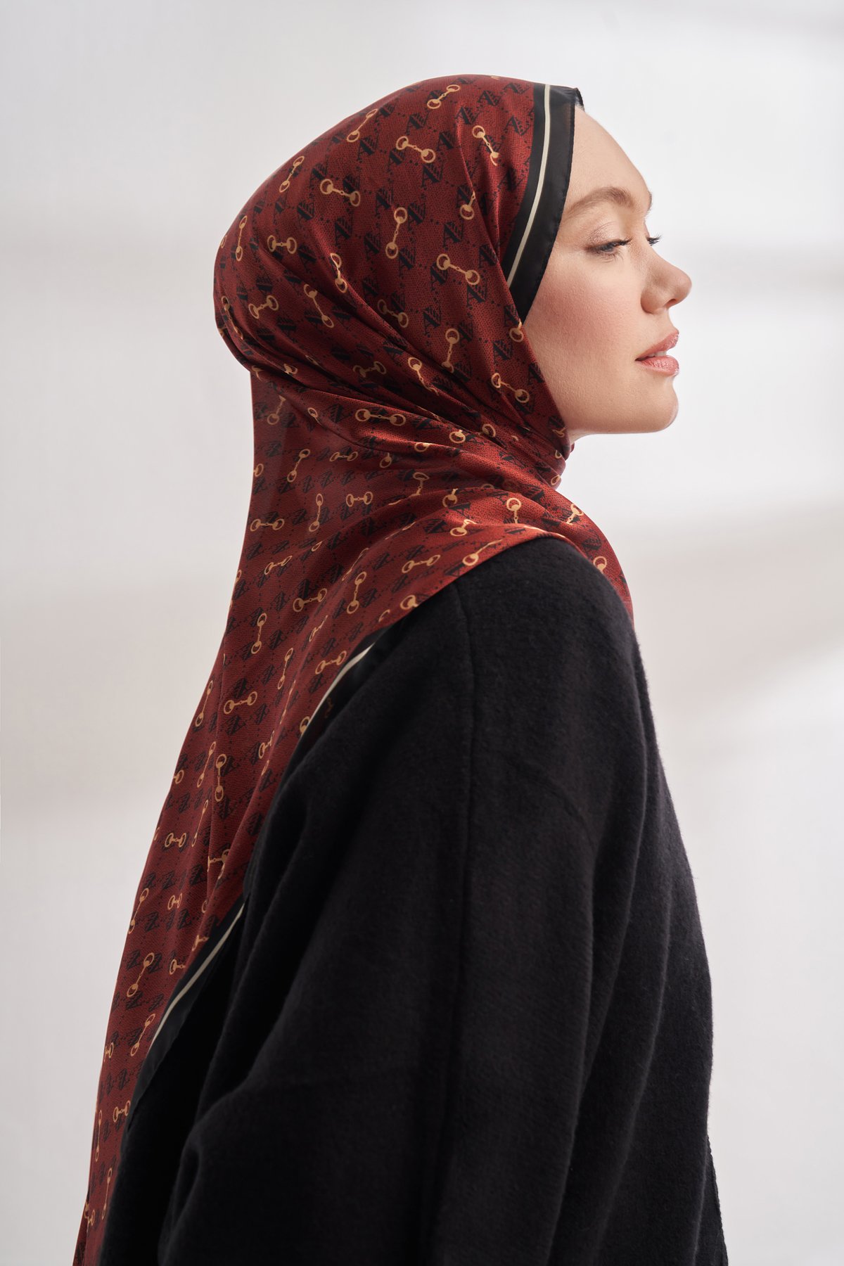 İTHAL VUAL MONOGRAM DESEN ŞAL - SİYAH - BORDO