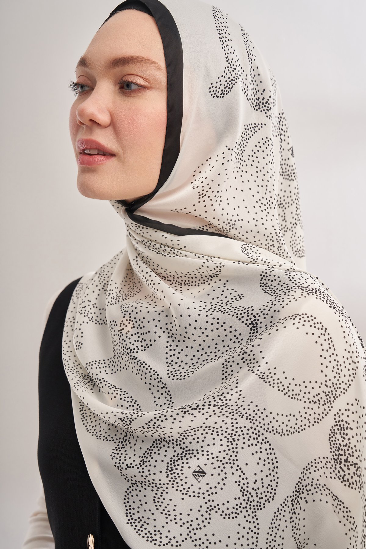 İTHAL VUAL ROSES DESEN ŞAL - KREM