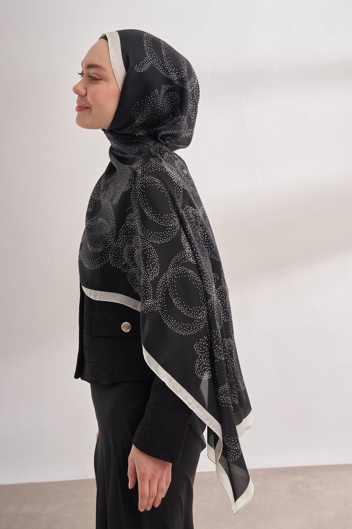 İTHAL VUAL ROSES DESEN ŞAL - SİYAH