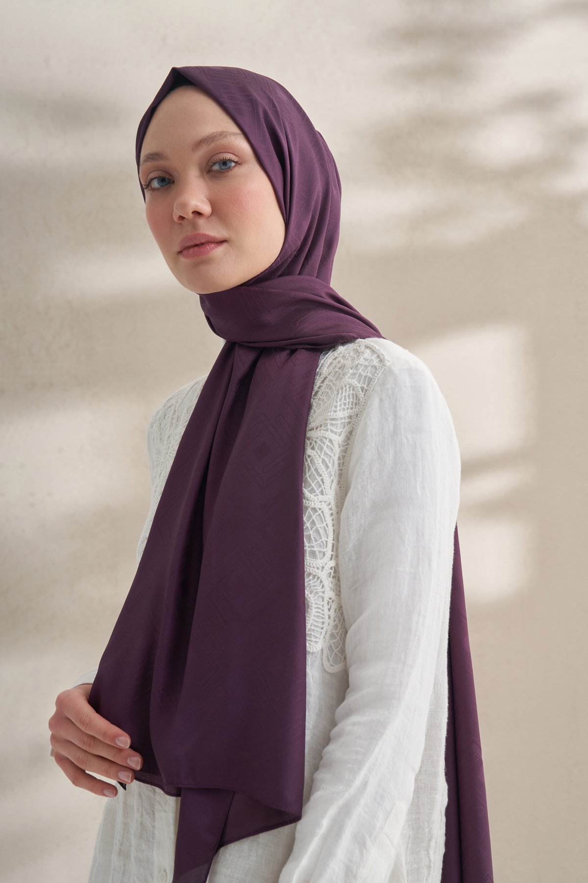 KREP JAKAR KRİSTAL DESEN ŞAL - MÜRDÜM