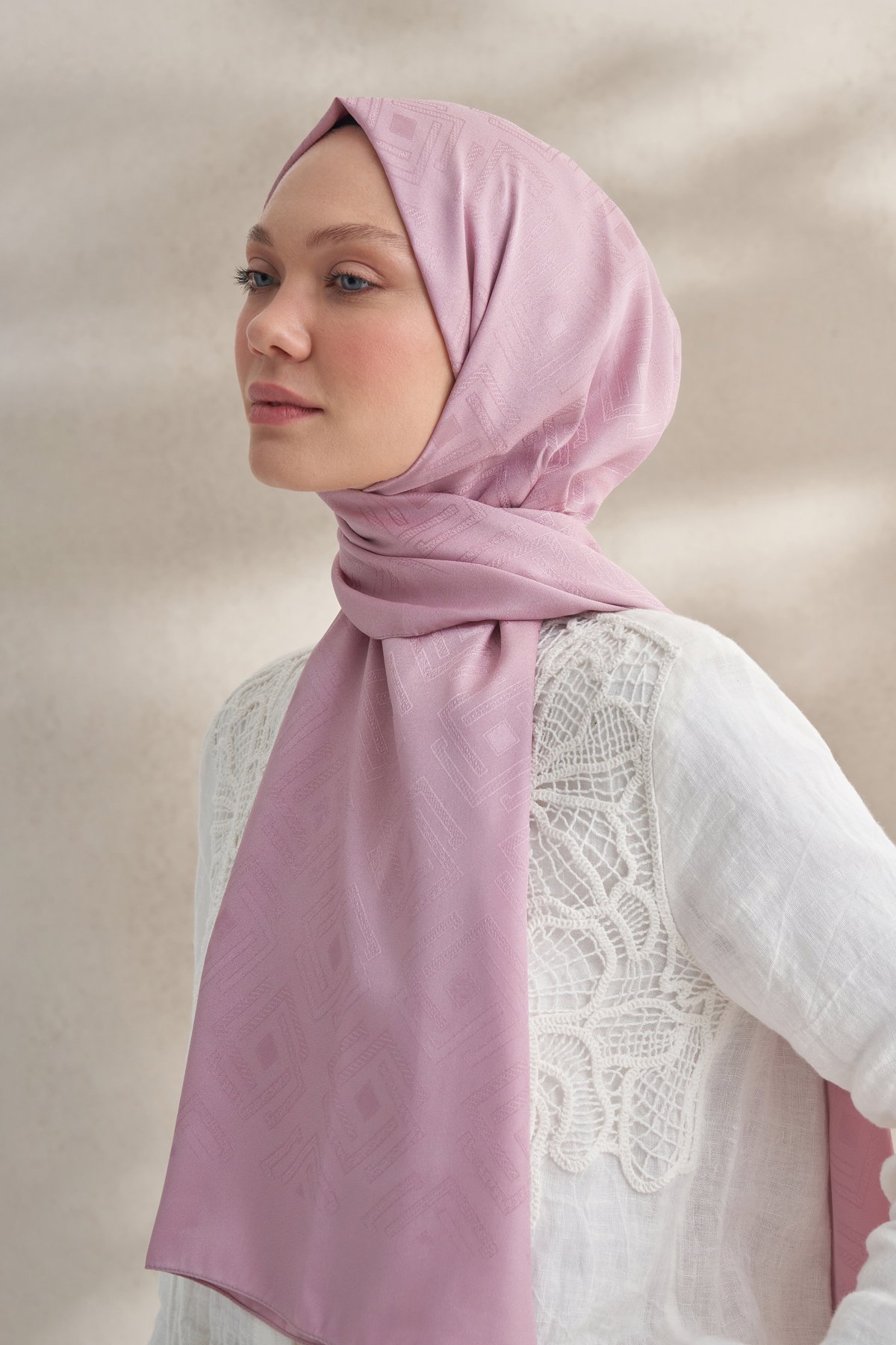 KREP JAKAR KRİSTAL DESEN ŞAL - PUDRA