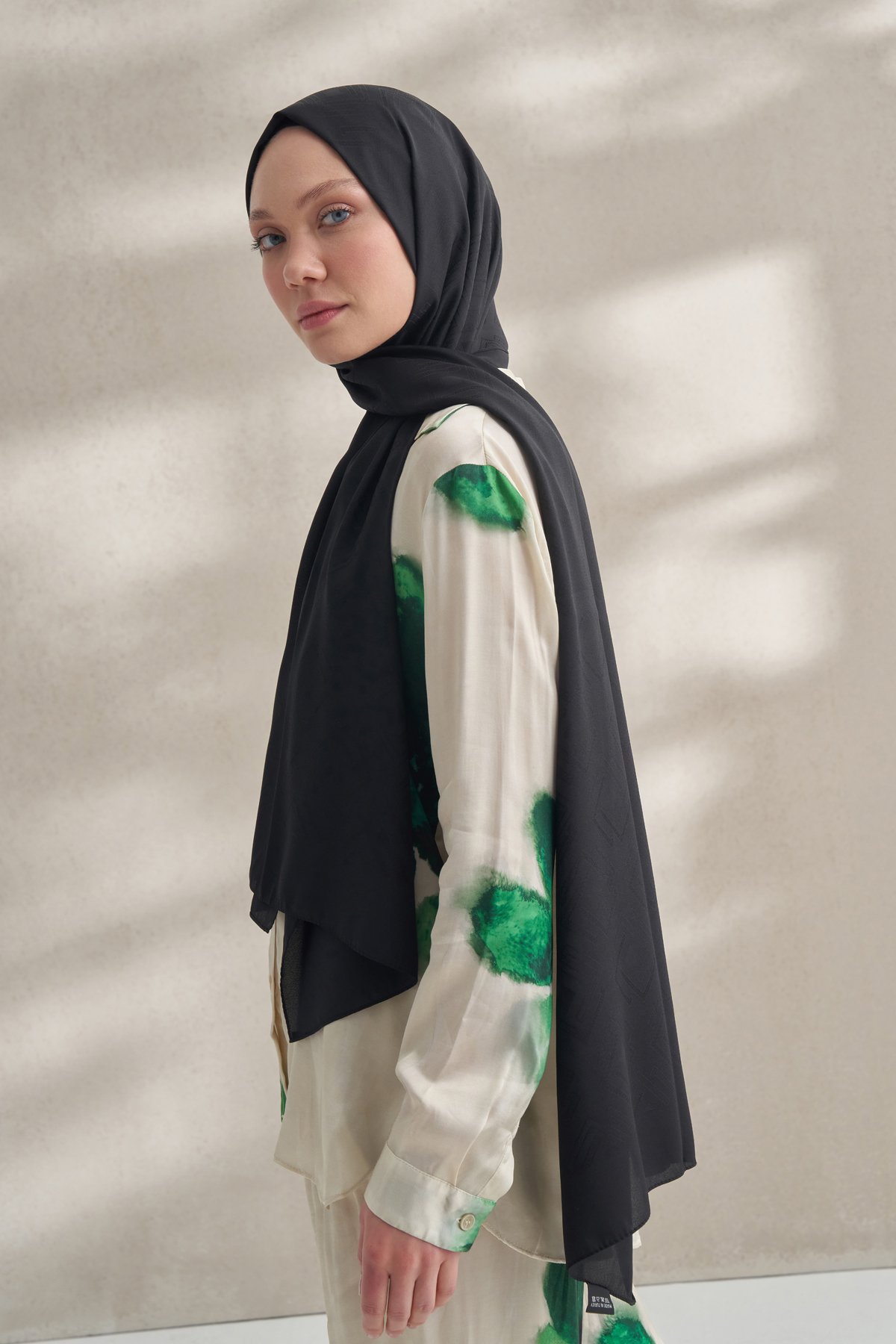 KREP JAKAR KRİSTAL DESEN ŞAL - SİYAH