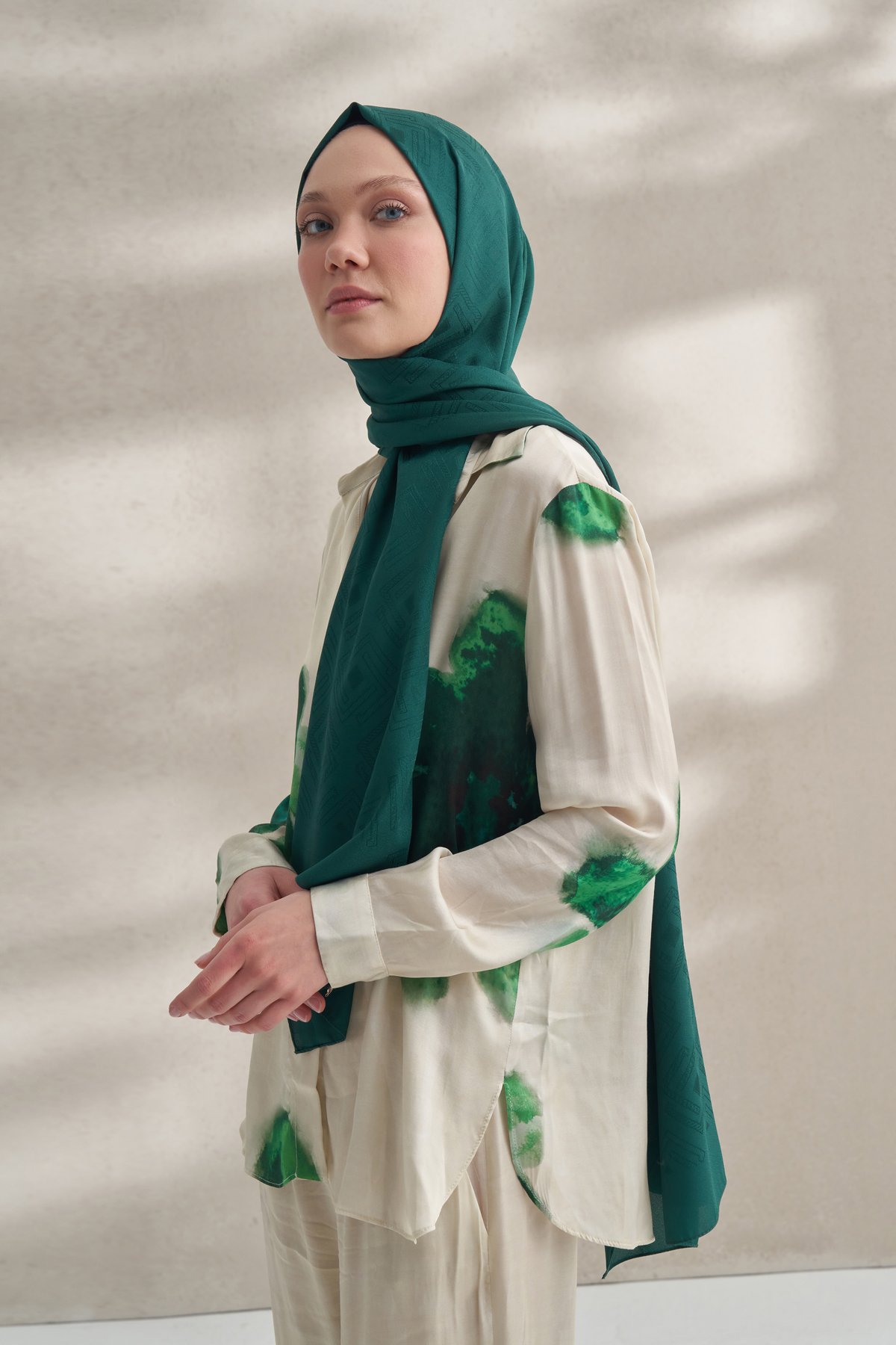 KREP JAKAR KRİSTAL DESEN ŞAL - ZÜMRÜT