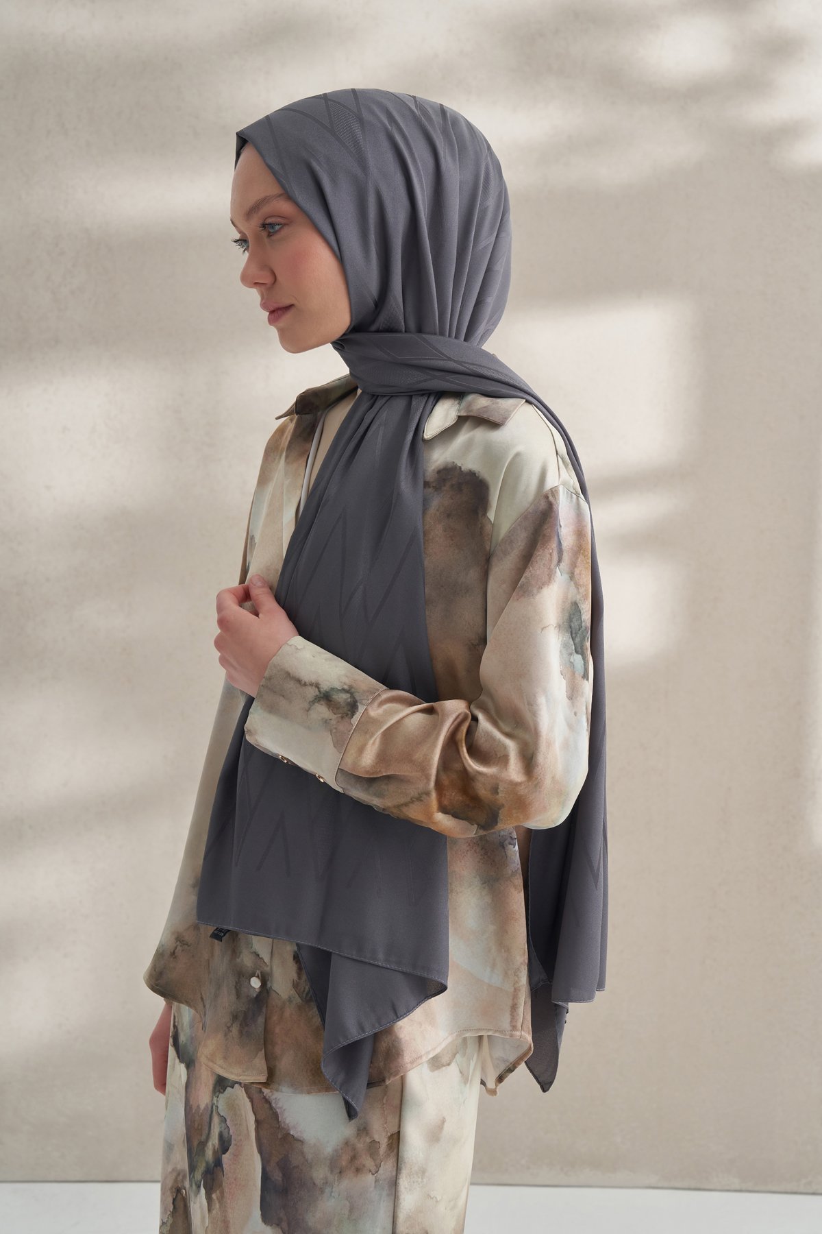 KREP JAKAR PRİZMA DESEN ŞAL -  FÜME