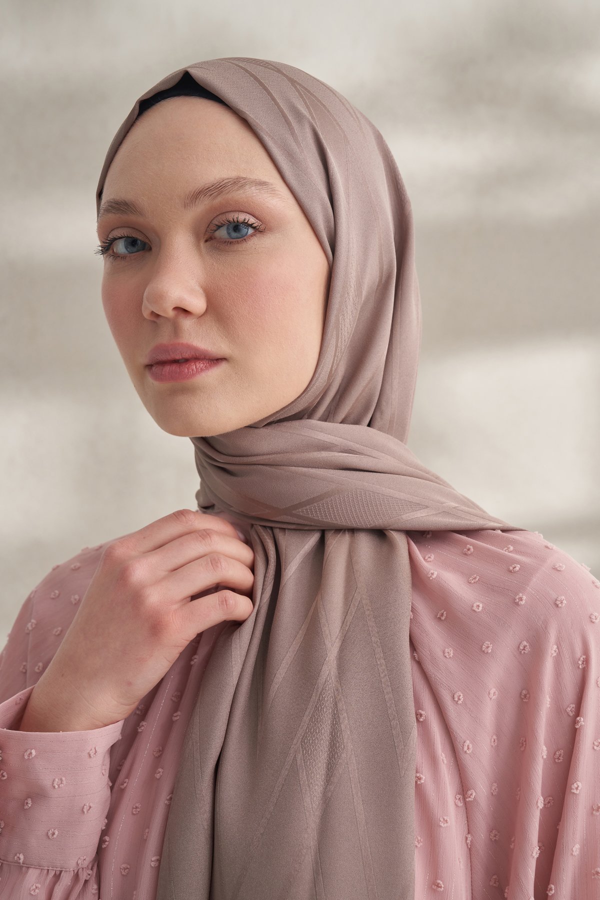 KREP JAKAR PRİZMA DESEN ŞAL -  VİZON