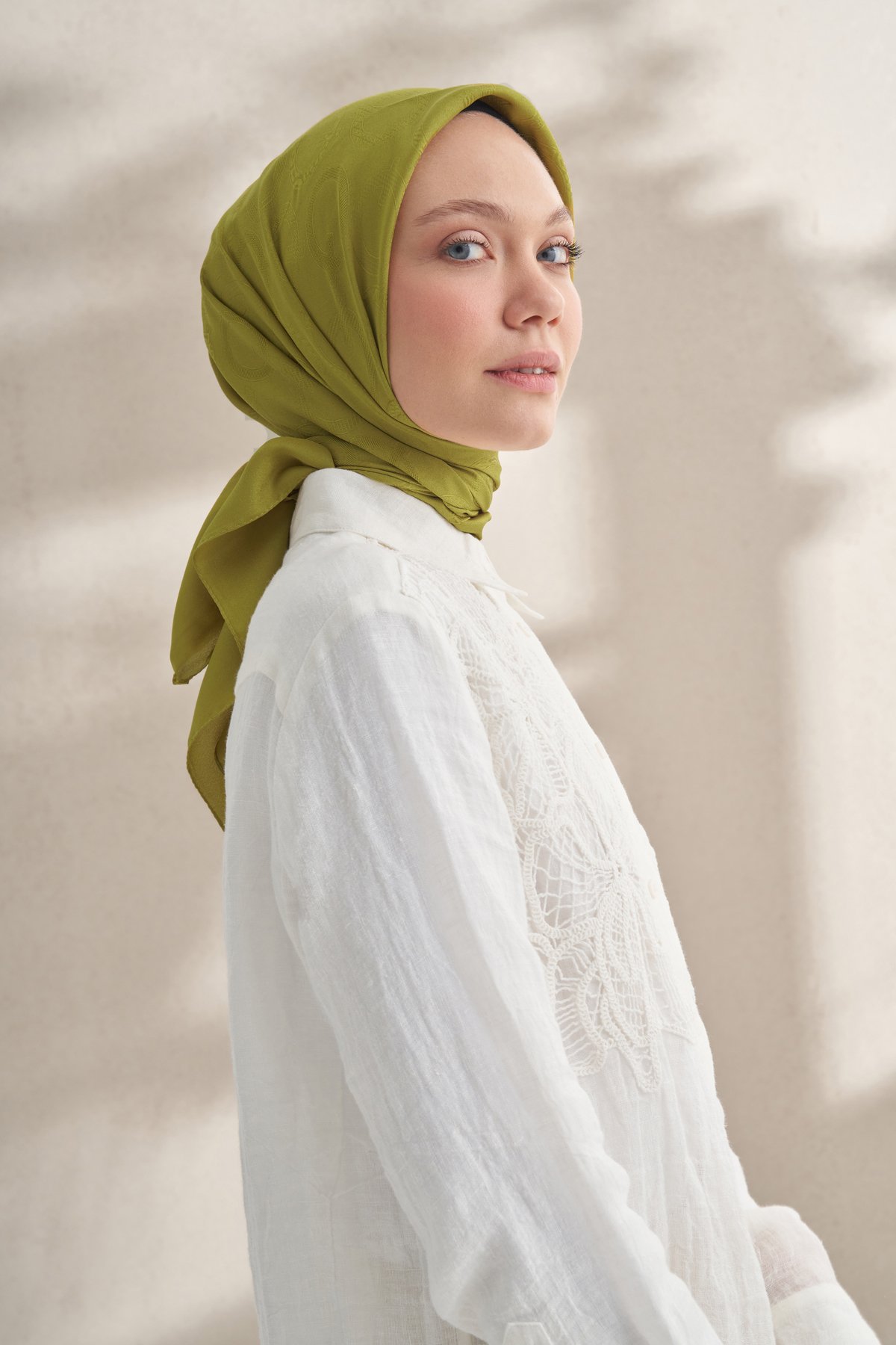 KREP JAKAR Q DESEN EŞARP -  YAĞ YEŞİLİ