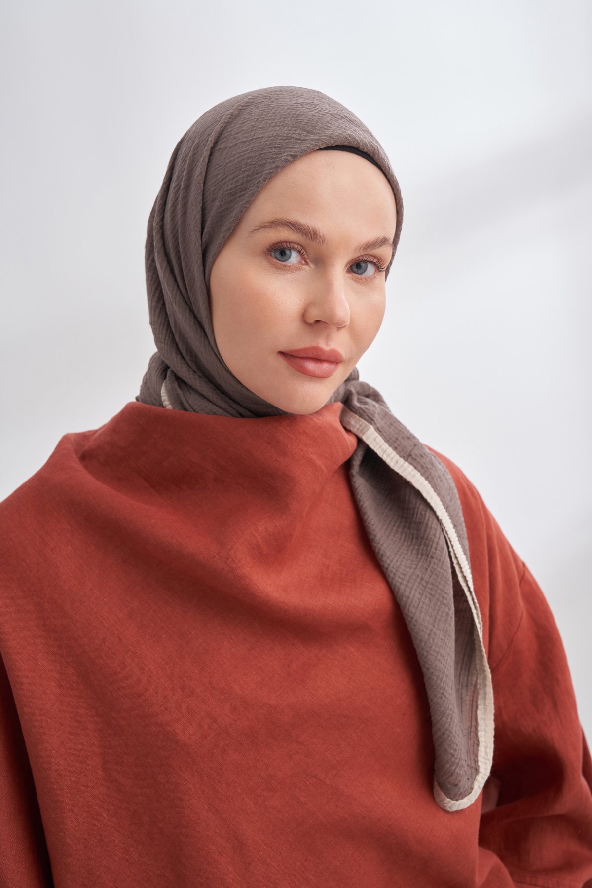 MÜSLİN BİYELİ EŞARP - DUMAN