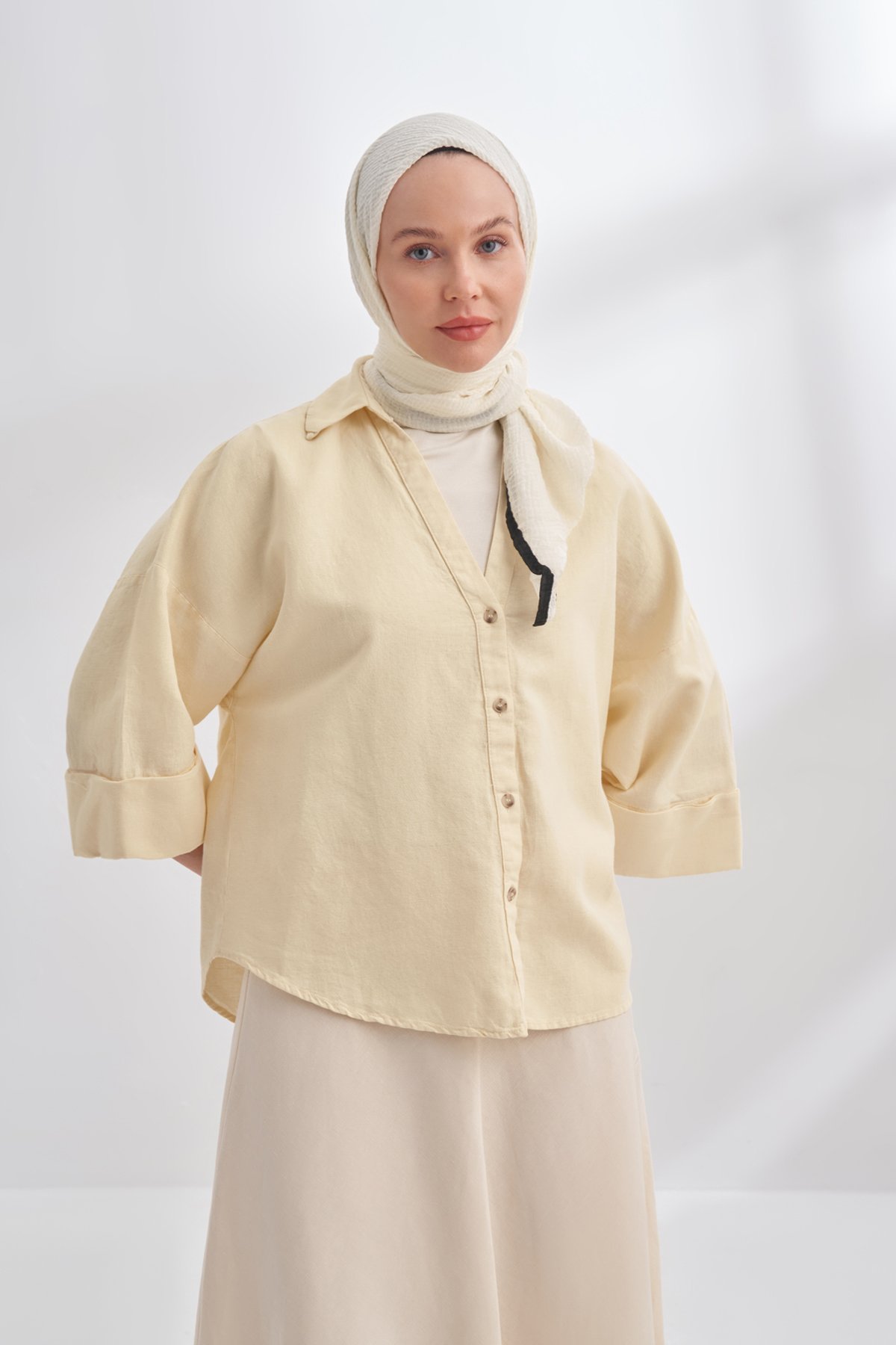 MÜSLİN BİYELİ EŞARP - EKRU