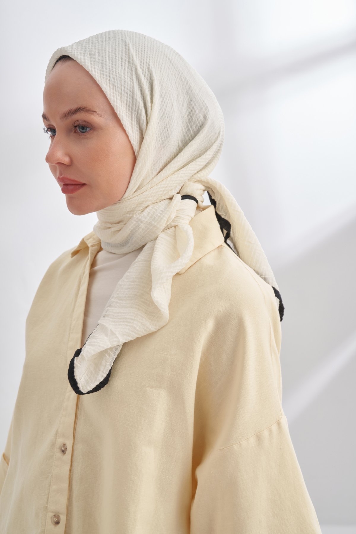 MÜSLİN BİYELİ EŞARP - EKRU