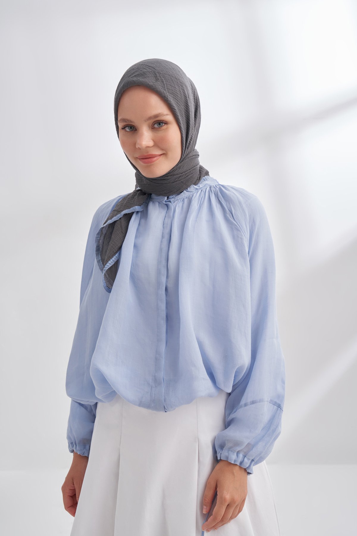 MÜSLİN BİYELİ EŞARP - FÜME