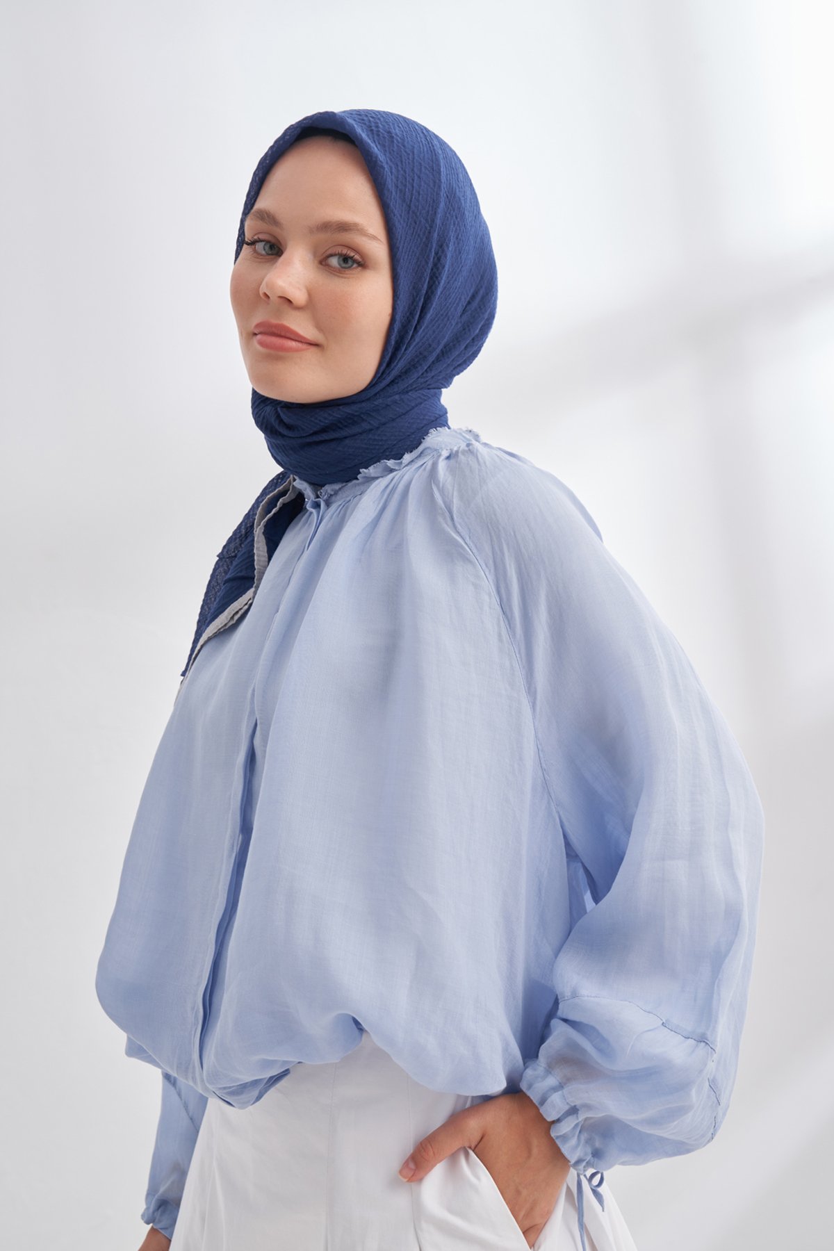 MÜSLİN BİYELİ EŞARP - GECE MAVİSİ