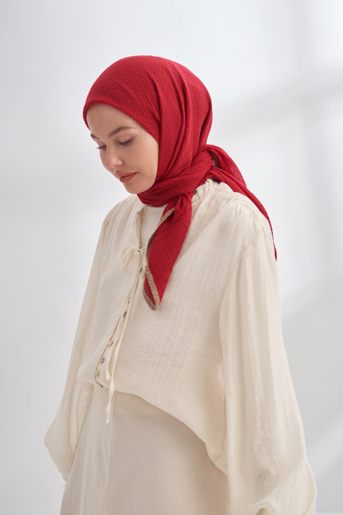 MÜSLİN BİYELİ EŞARP - KOYU KIRMIZI