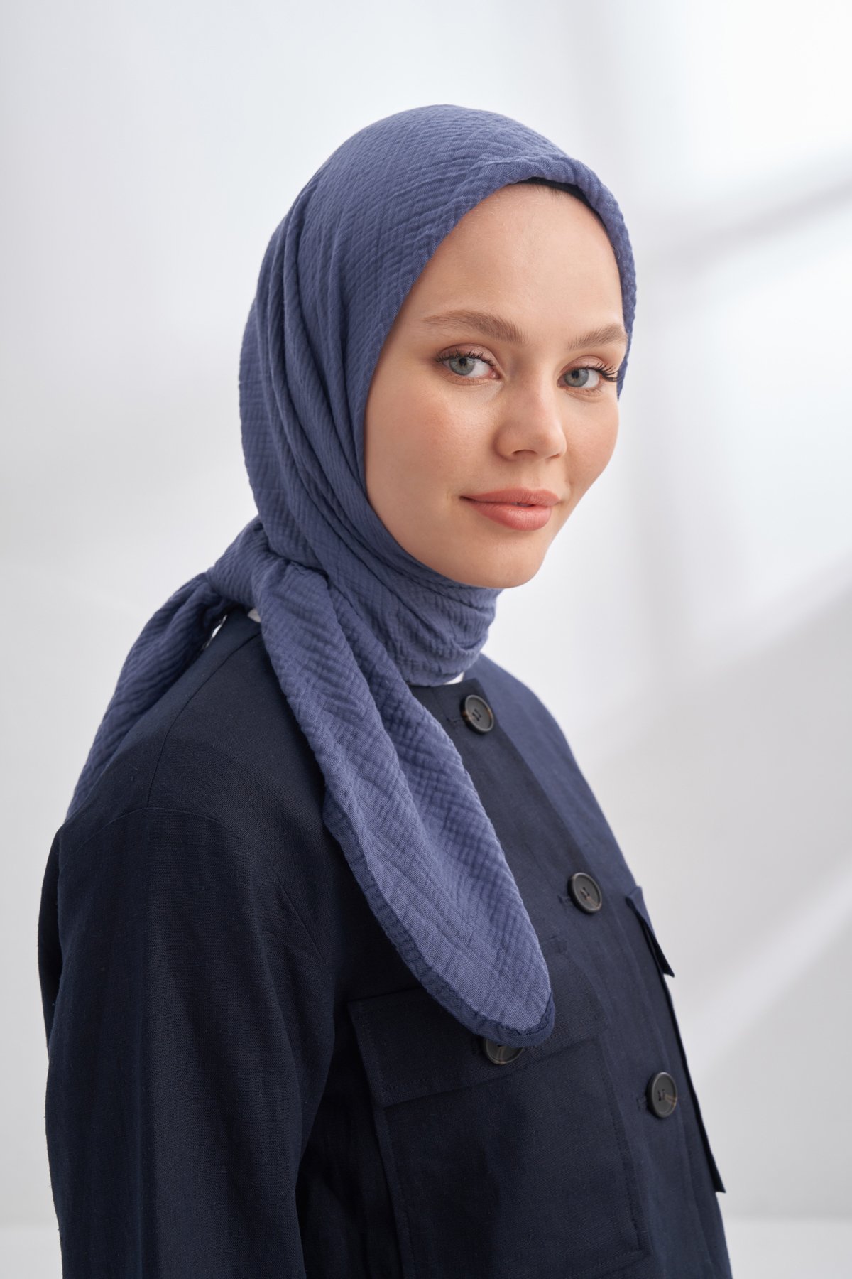 MÜSLİN BİYELİ EŞARP - KOYU KOT MAVİSİ