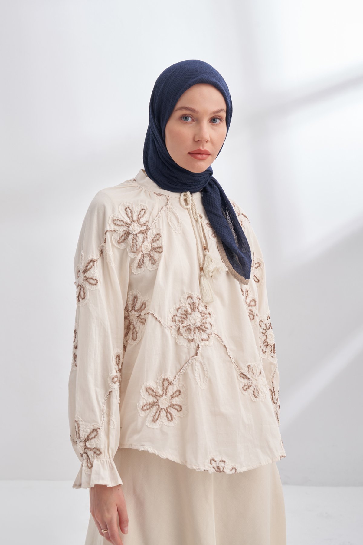 MÜSLİN BİYELİ EŞARP - LACİVERT