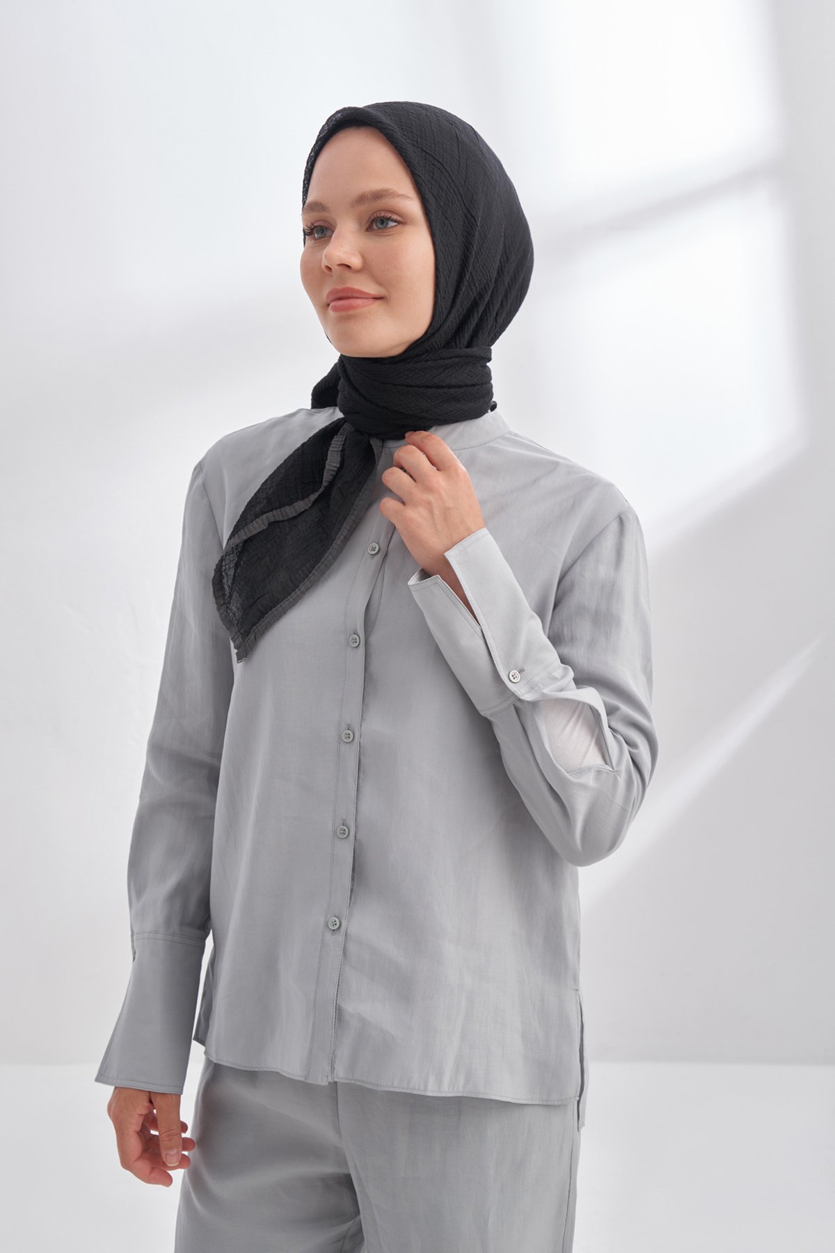 MÜSLİN BİYELİ EŞARP - SİYAH