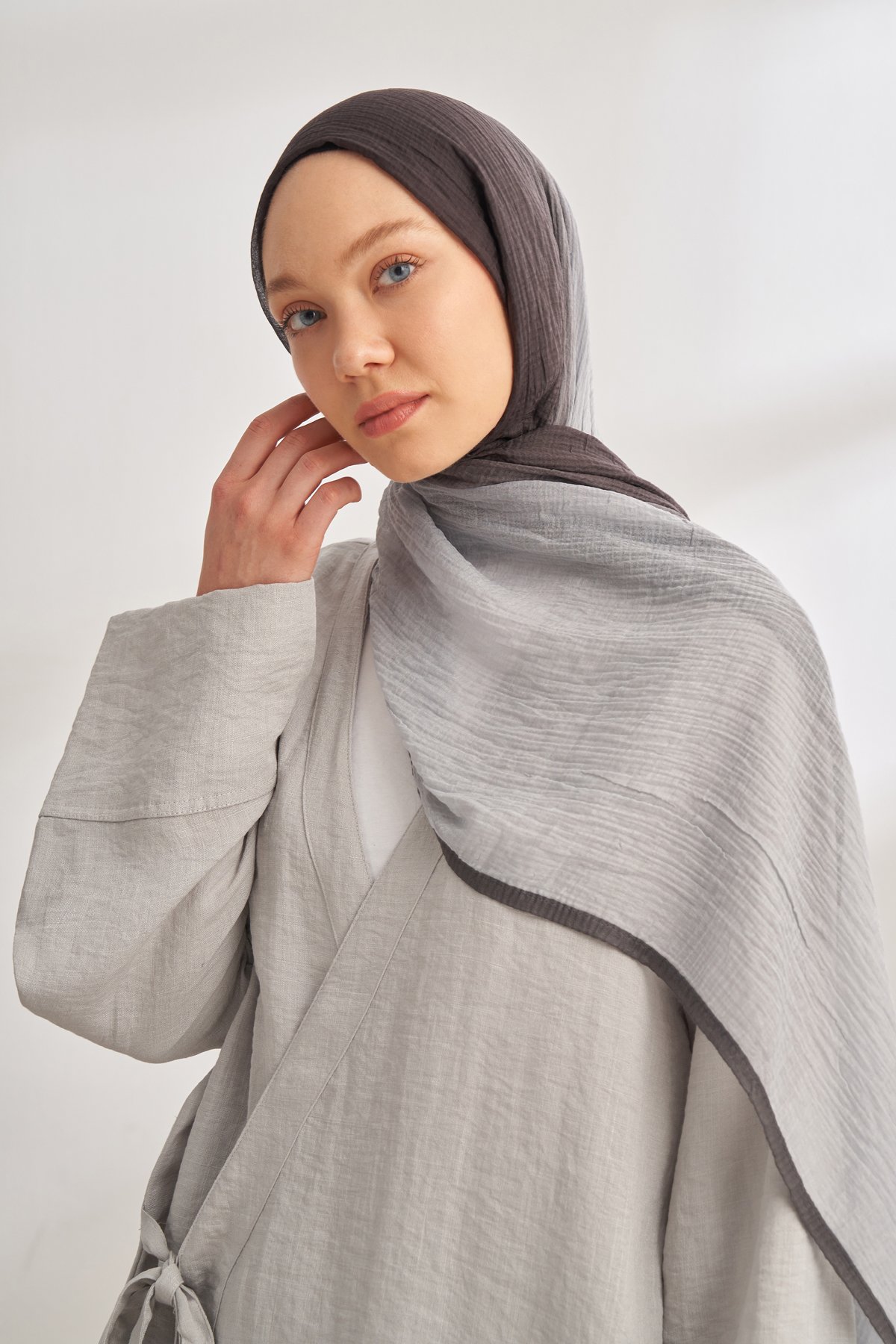 MÜSLİN DEGRADE BİYELİ ŞAL - FÜME - GRİ