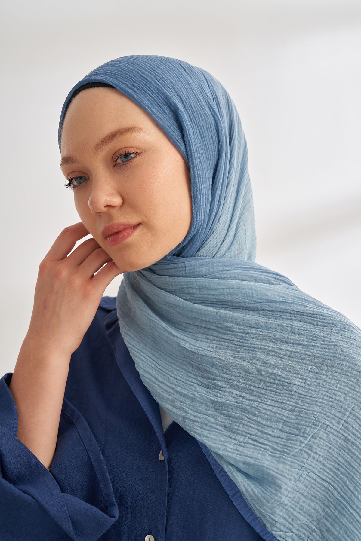 MÜSLİN DEGRADE BİYELİ ŞAL - KOT MAVİ - MAVİ