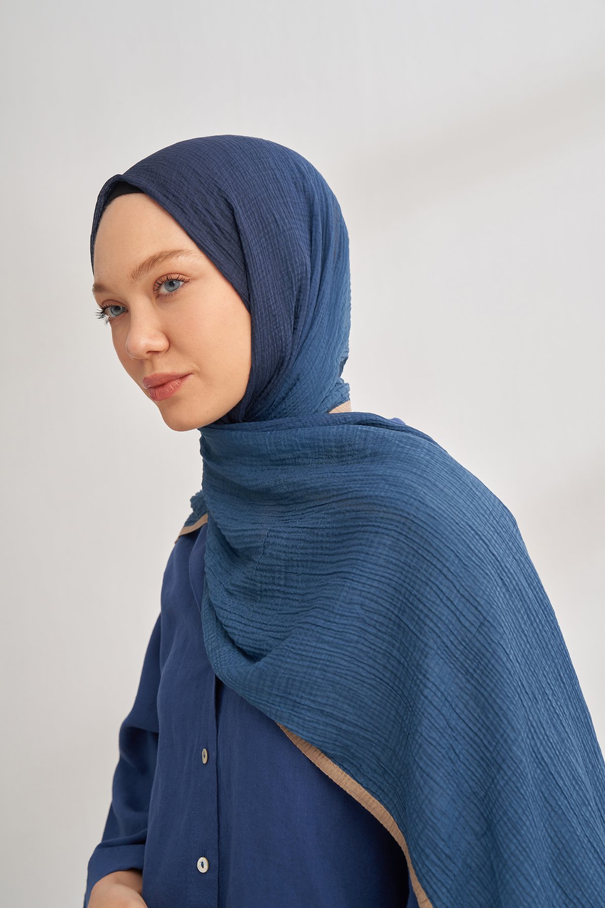 MÜSLİN DEGRADE BİYELİ ŞAL - LACİVERT - İNDİGO