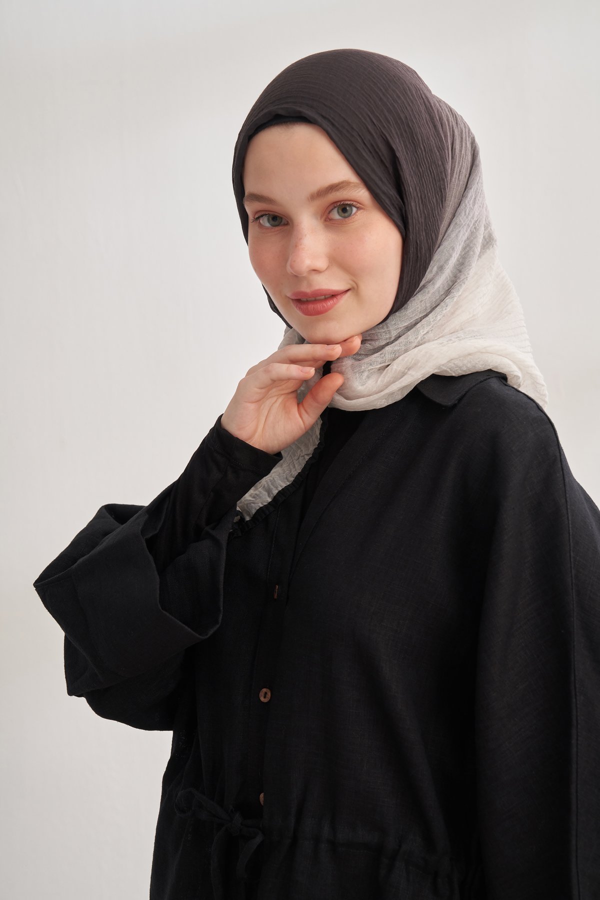 MÜSLİN DEGRADE BİYELİ ŞAL - SİYAH - KREM