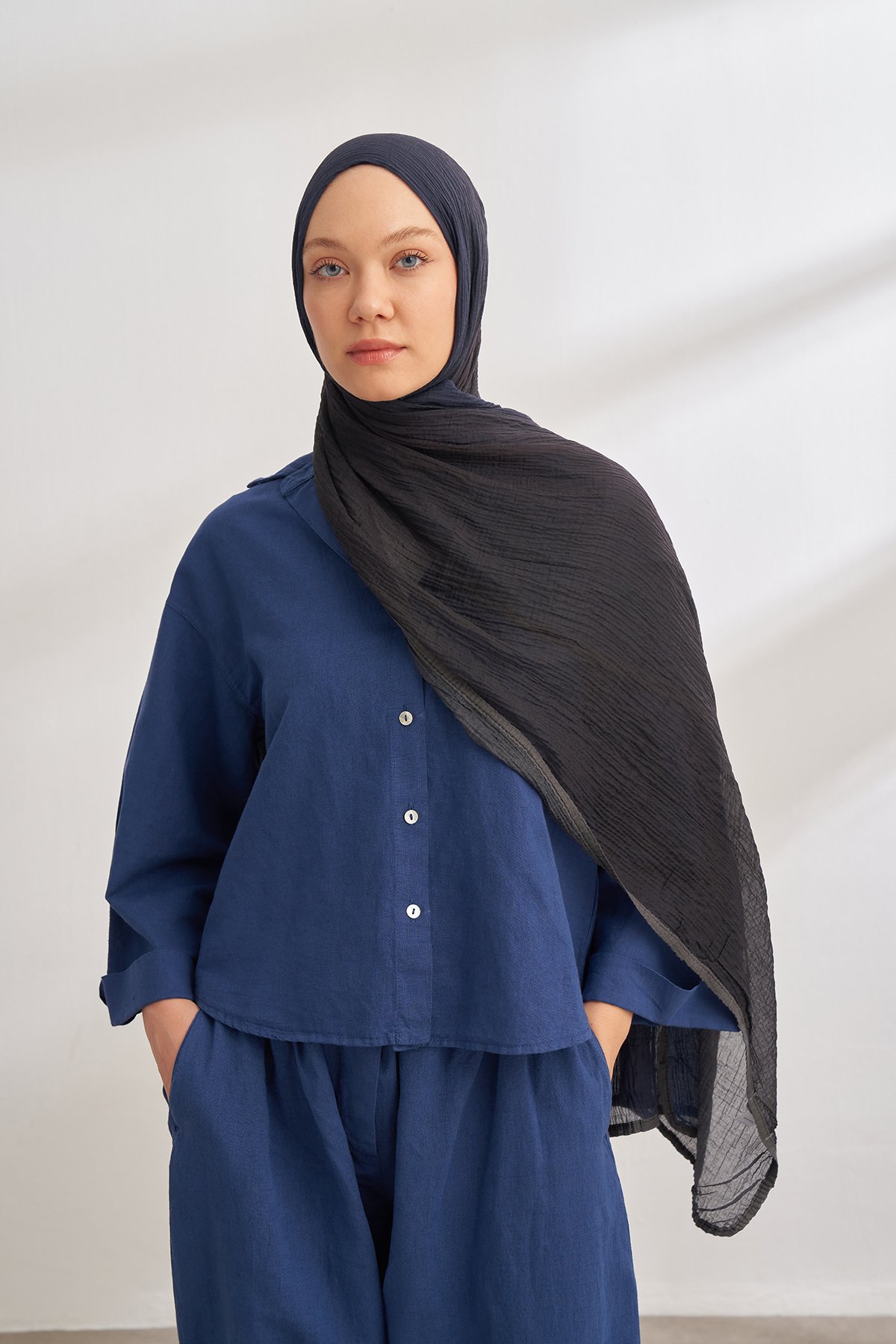 MÜSLİN DEGRADE BİYELİ ŞAL - SİYAH - LACİVERT