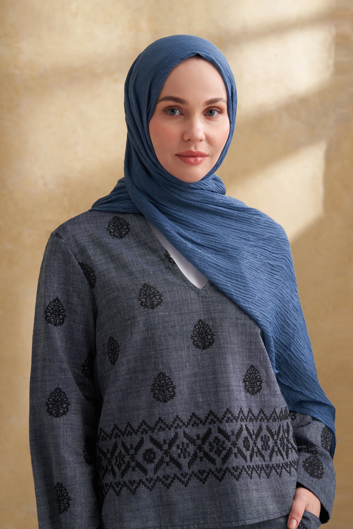 MÜSLİN YAPRAK DESEN ŞAL - İNDİGO