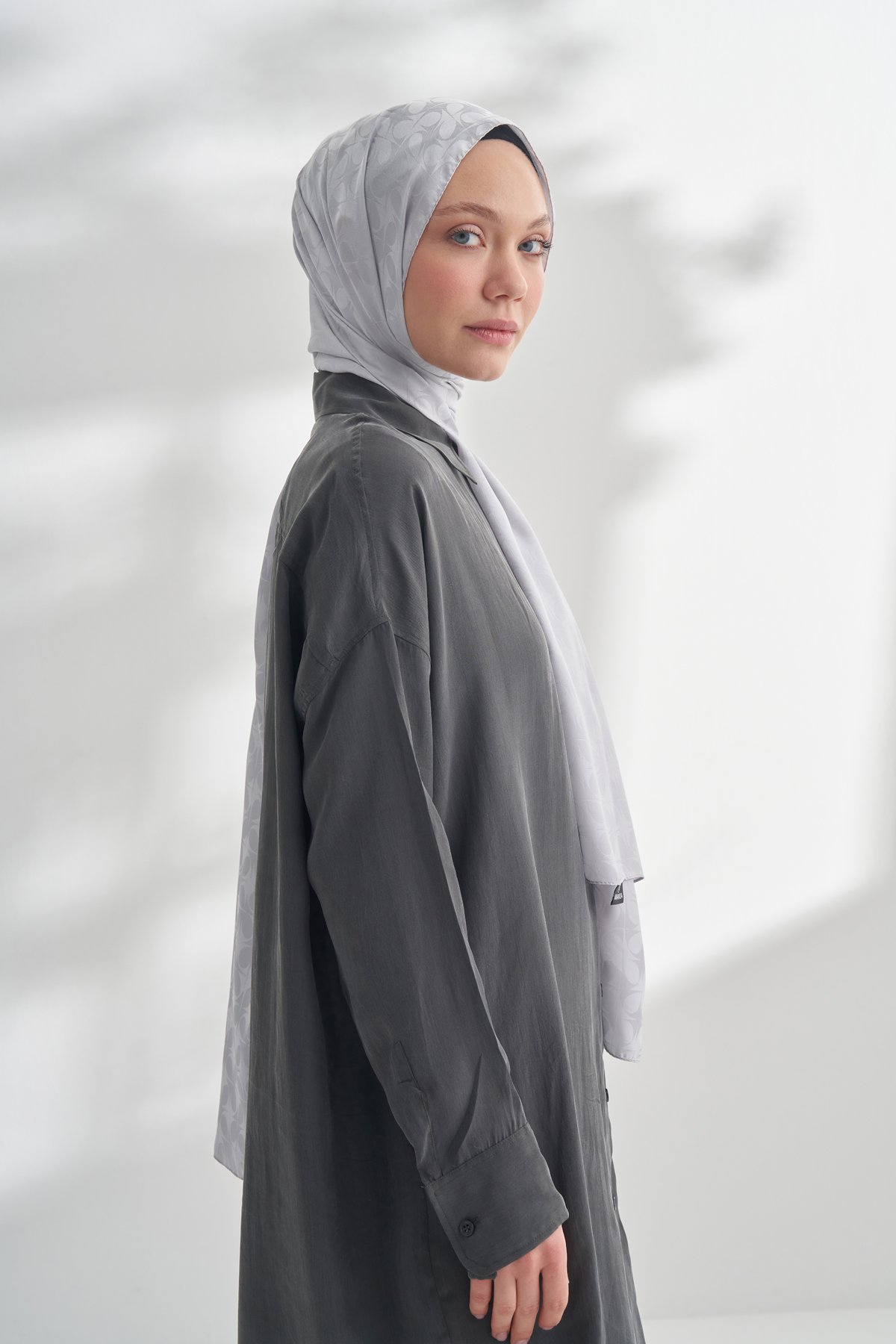 NANYA JAKAR RÜZGARGÜLÜ DESEN ŞAL - GÜMÜŞ