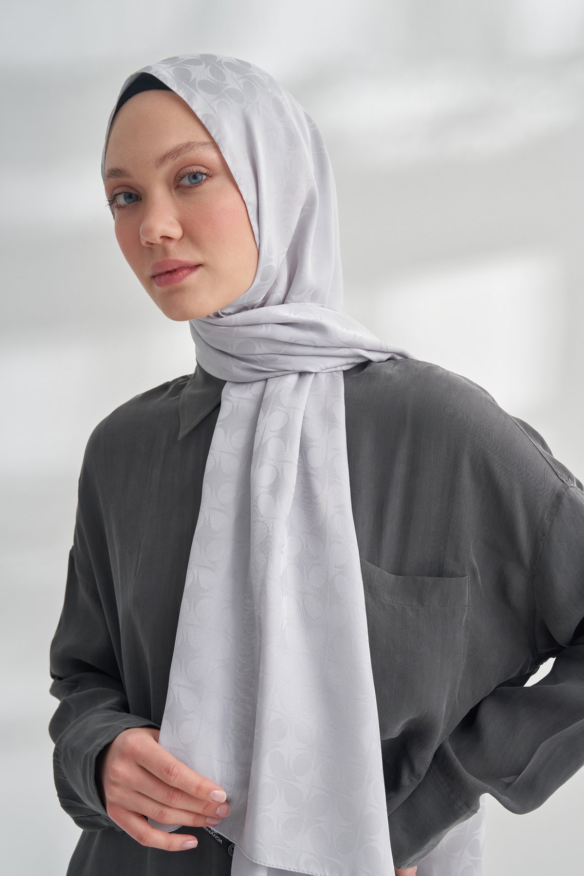 NANYA JAKAR RÜZGARGÜLÜ DESEN ŞAL - GÜMÜŞ