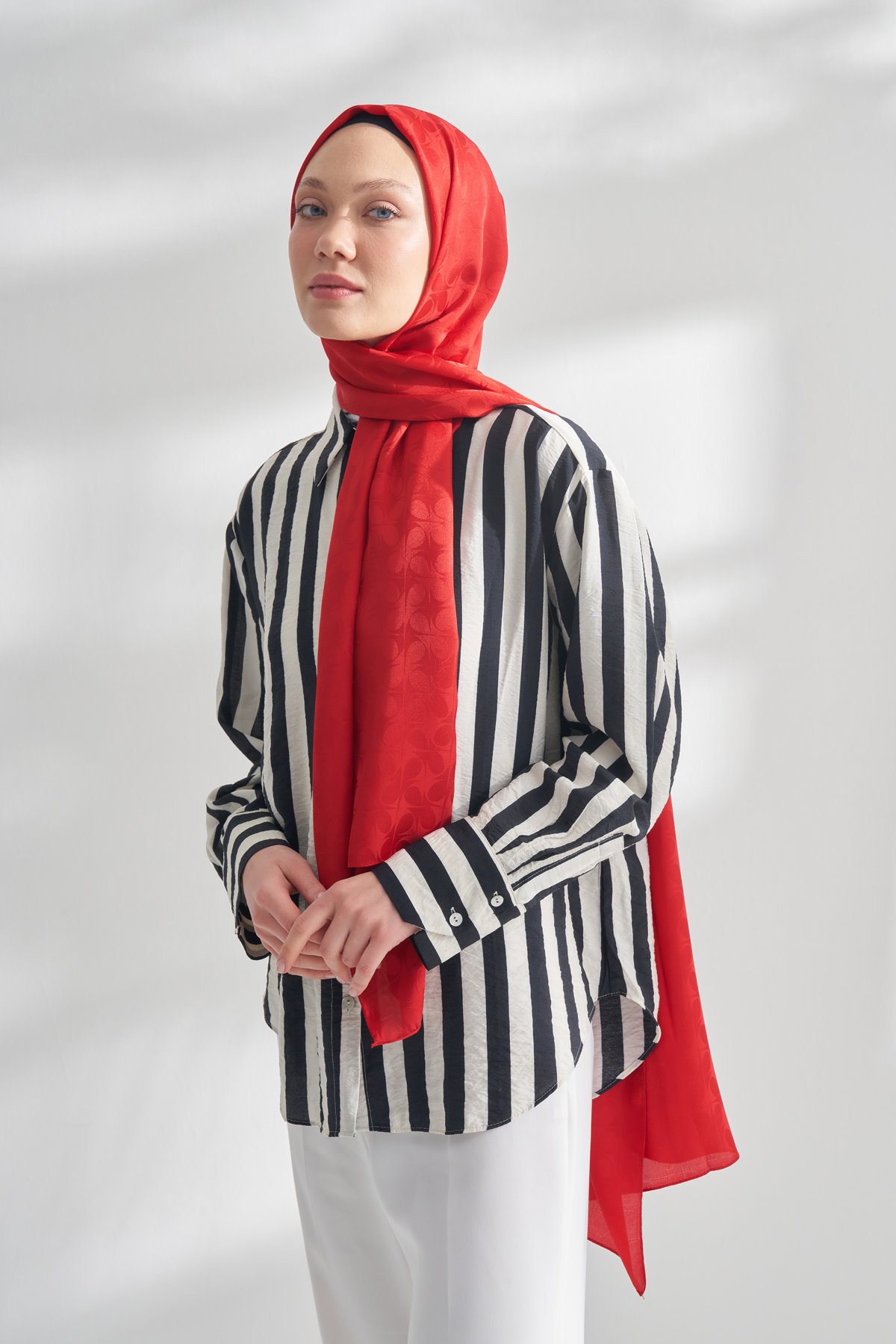 NANYA JAKAR RÜZGARGÜLÜ DESEN ŞAL - KIRMIZI