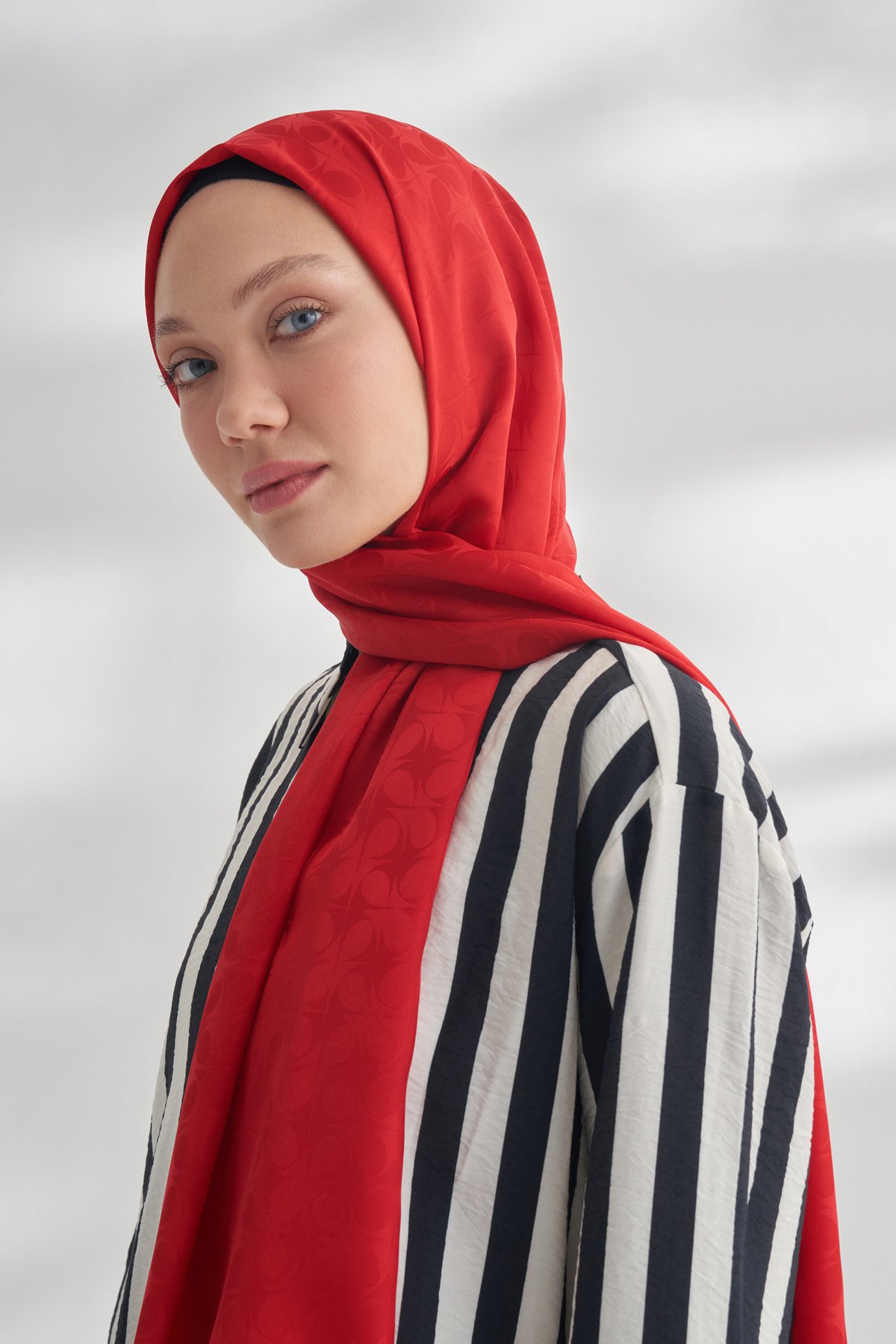 NANYA JAKAR RÜZGARGÜLÜ DESEN ŞAL - KIRMIZI