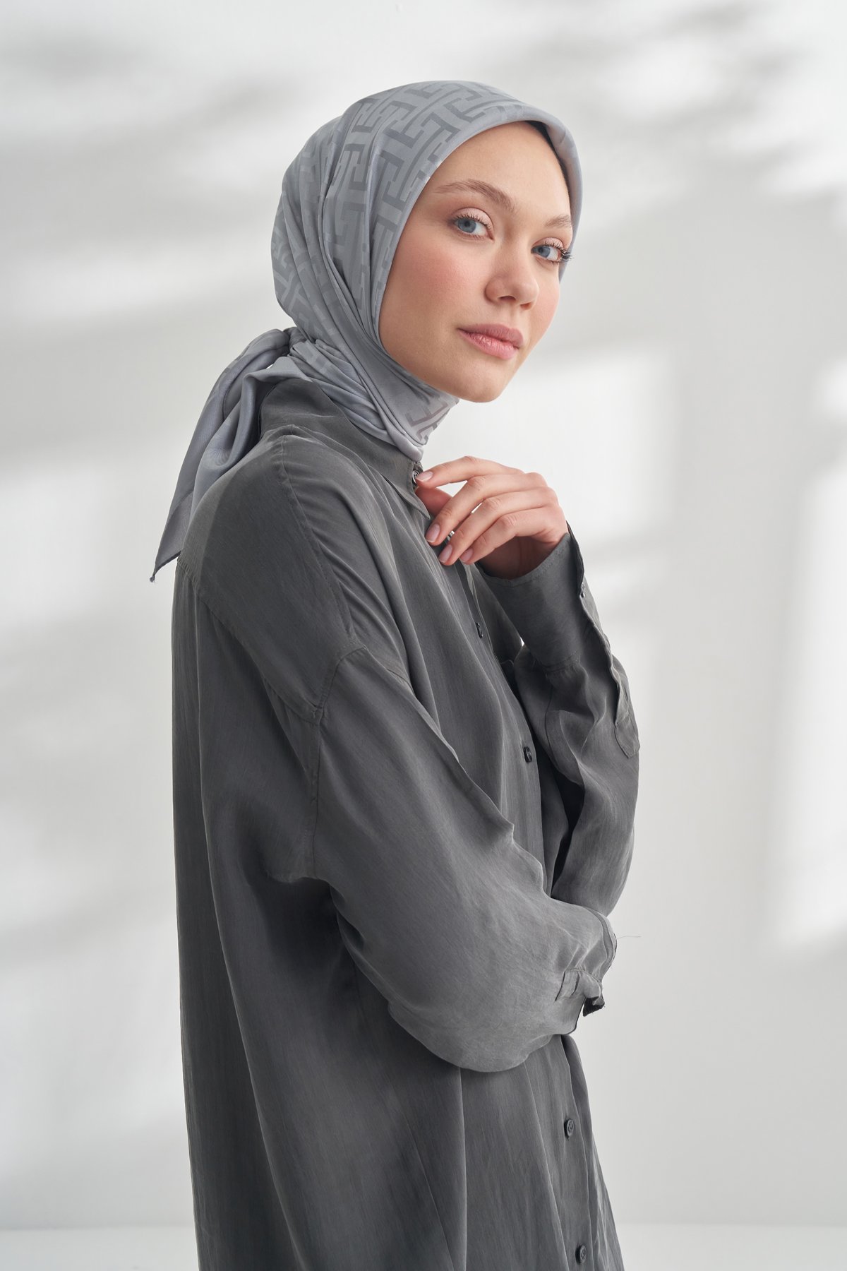 NANYA JAKAR T DESEN EŞARP - GRİ