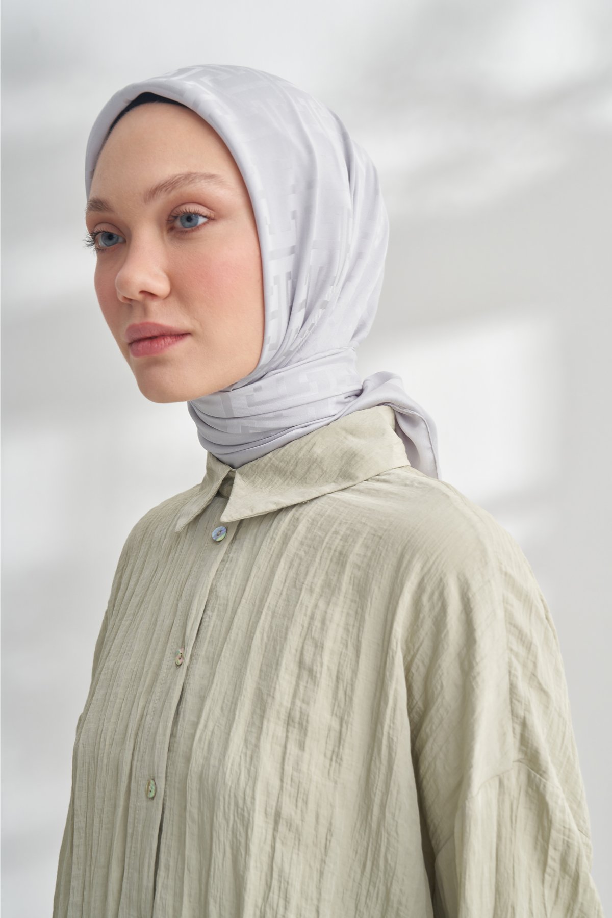 NANYA JAKAR T DESEN EŞARP - GÜMÜŞ