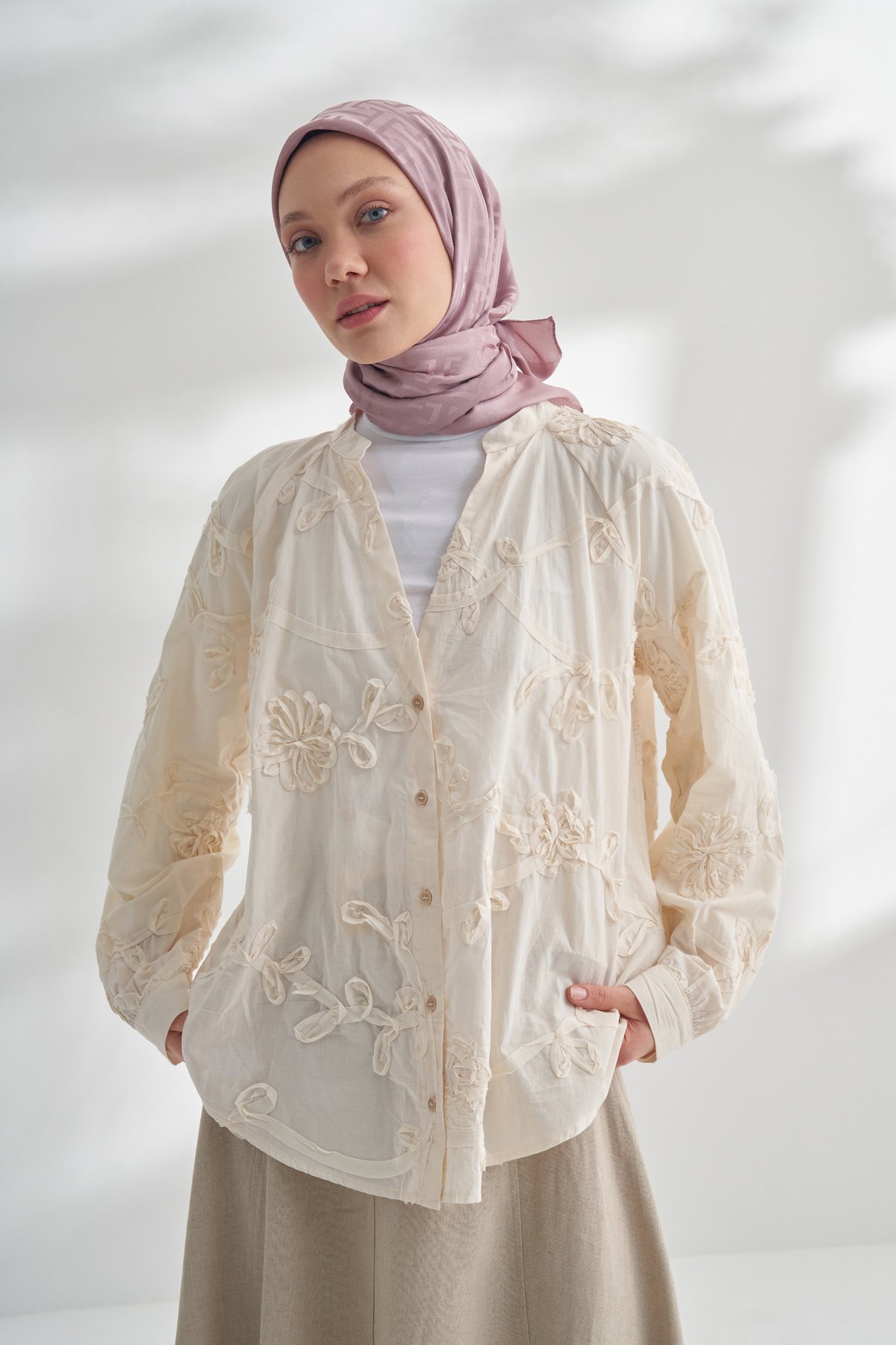 NANYA JAKAR T DESEN EŞARP - SİSLİ PUDRA