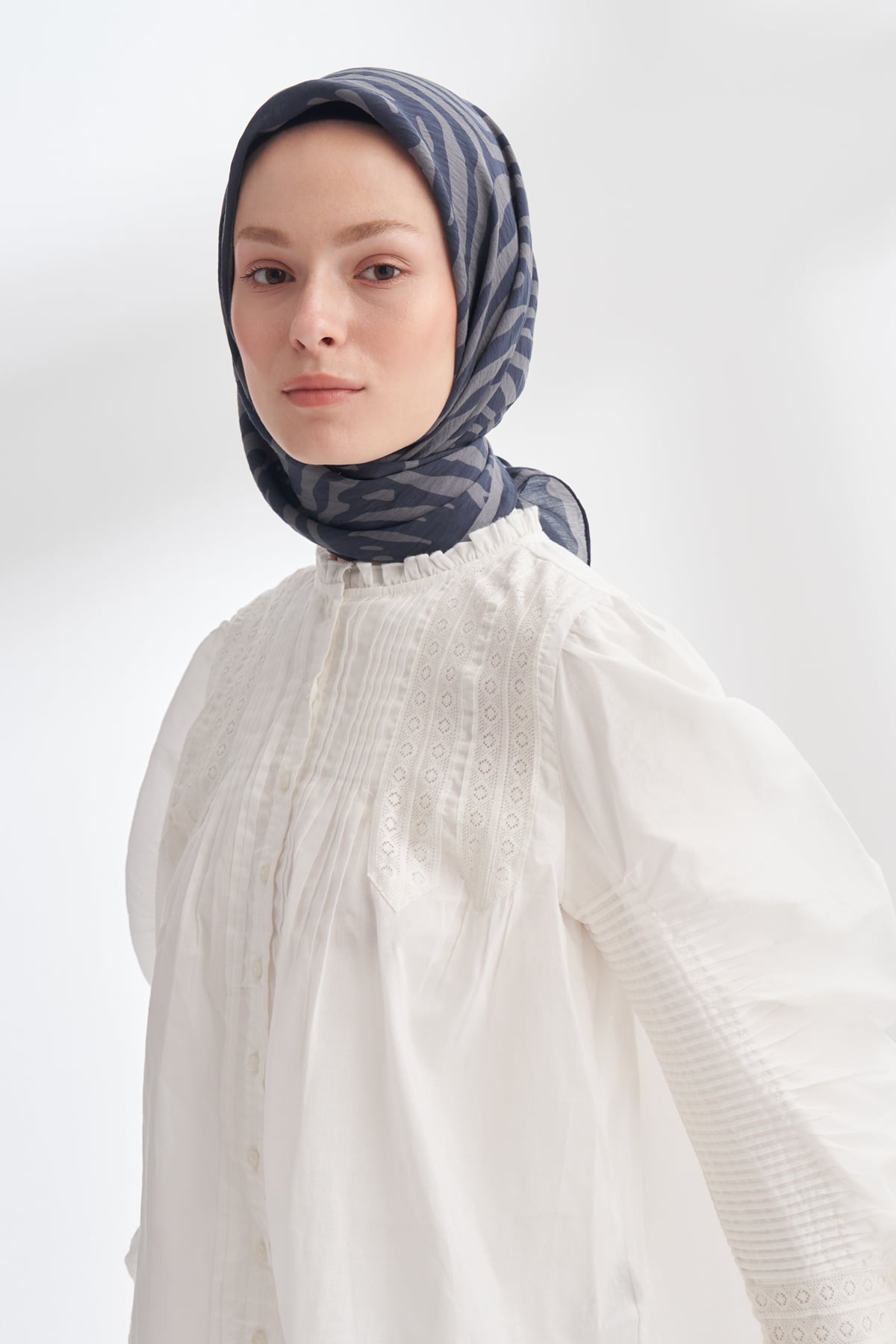 NOMADIC LINES DESEN THE TENCEL EDIT EŞARP  - LACİVERT - FÜME