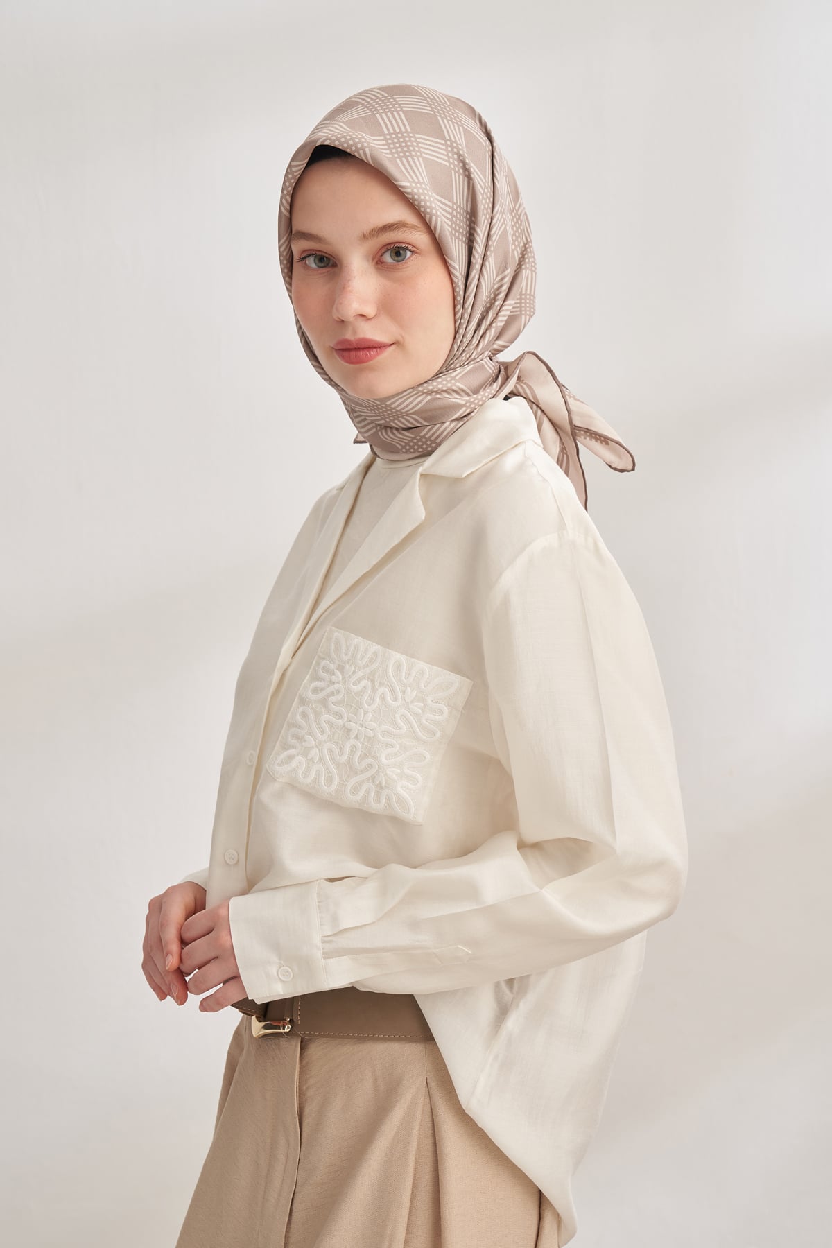 NORA DESEN TWILL İPEK EŞARP - BEJ