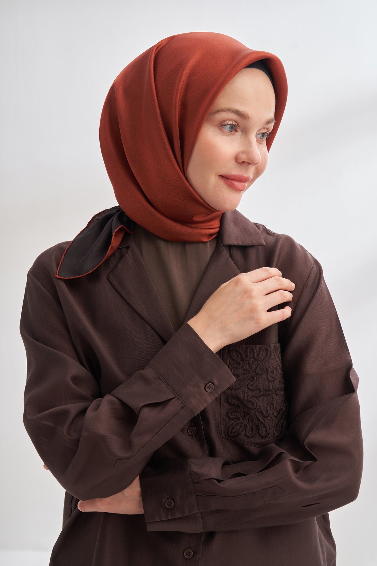PREMIUM ÇİFT TARAFLI TWILL İPEK EŞARP - SİYAH - KIRMIZI
