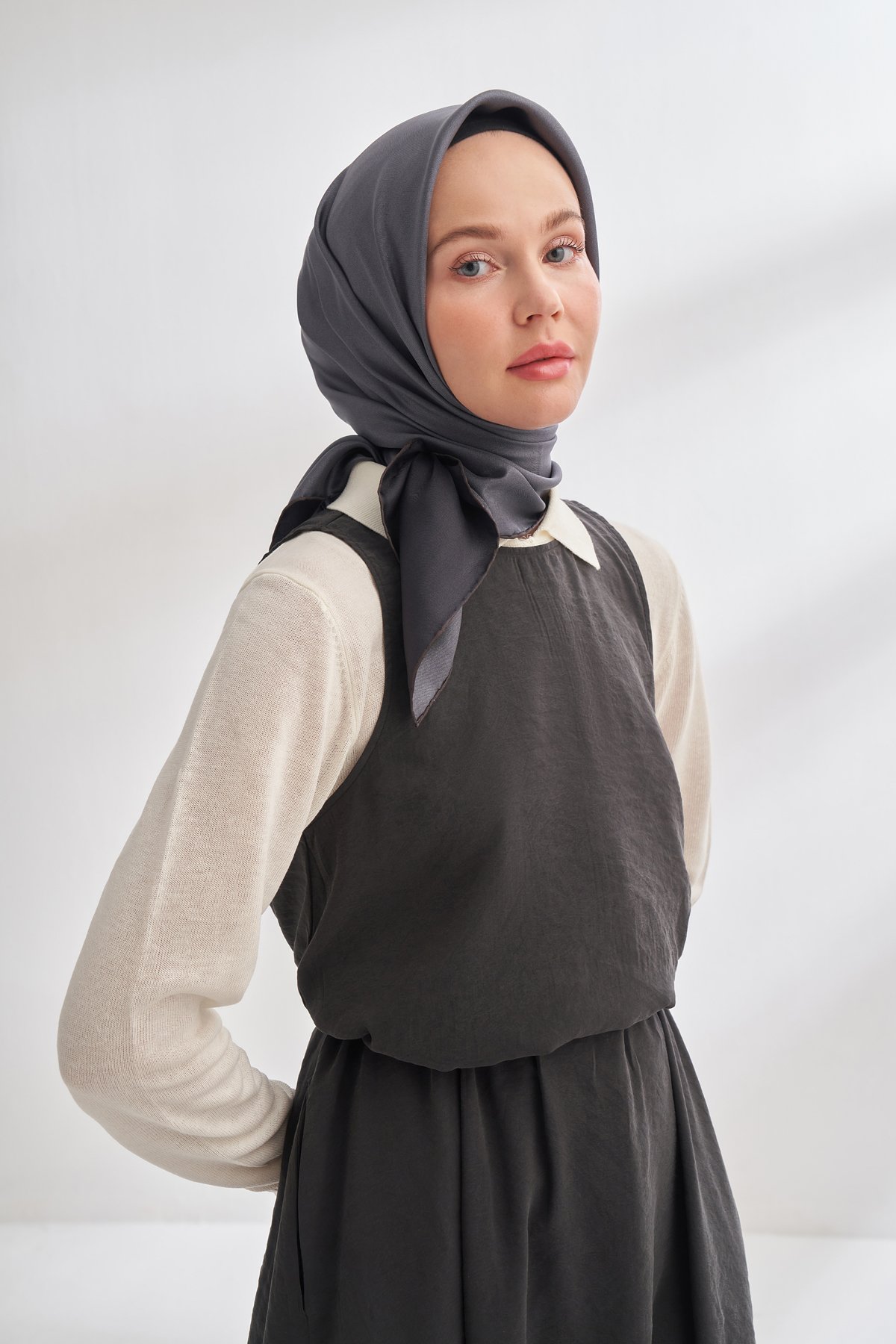 PREMIUM ÇİFT TARAFLI TWILL İPEK EŞARP - SİYAH - FÜME