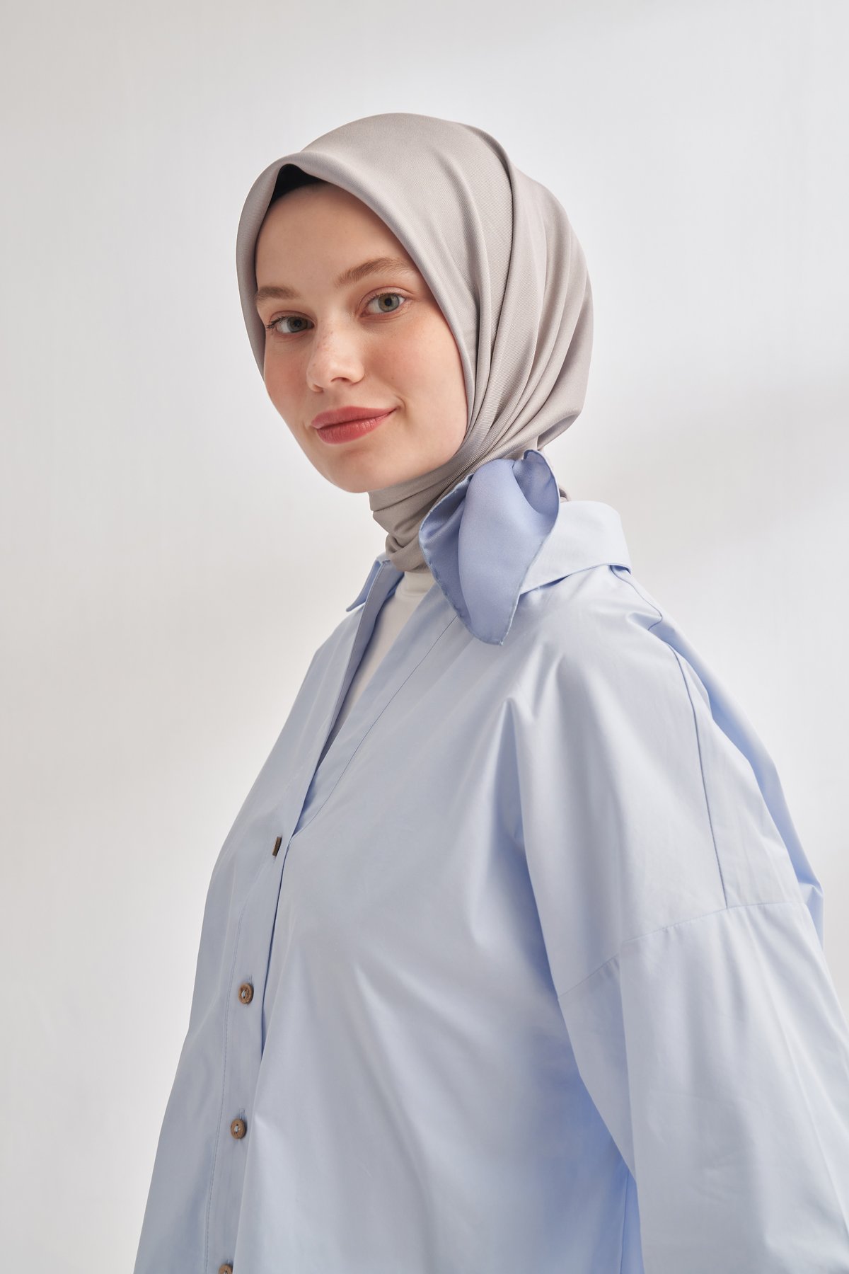 PREMIUM ÇİFT TARAFLI TWILL İPEK EŞARP - GÜMÜŞ - KOT MAVİ