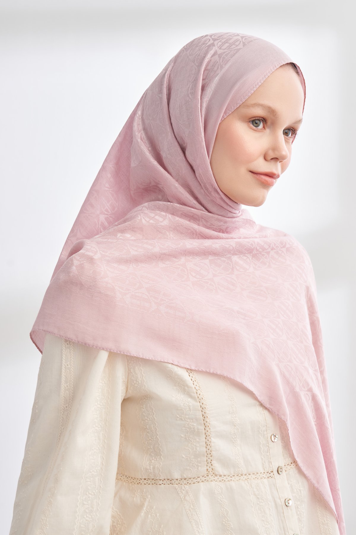 SOLEA JAKAR ICON DESEN ŞAL - PUDRA