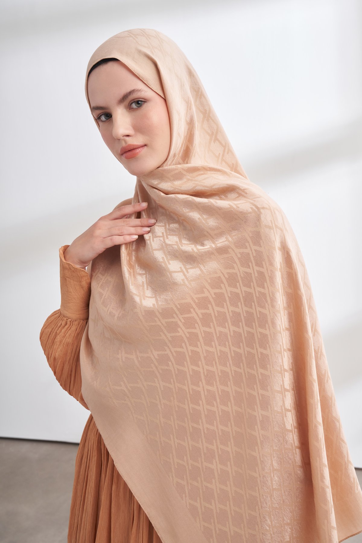 SOLEA JAKAR NORA DESEN ŞAL - BEJ