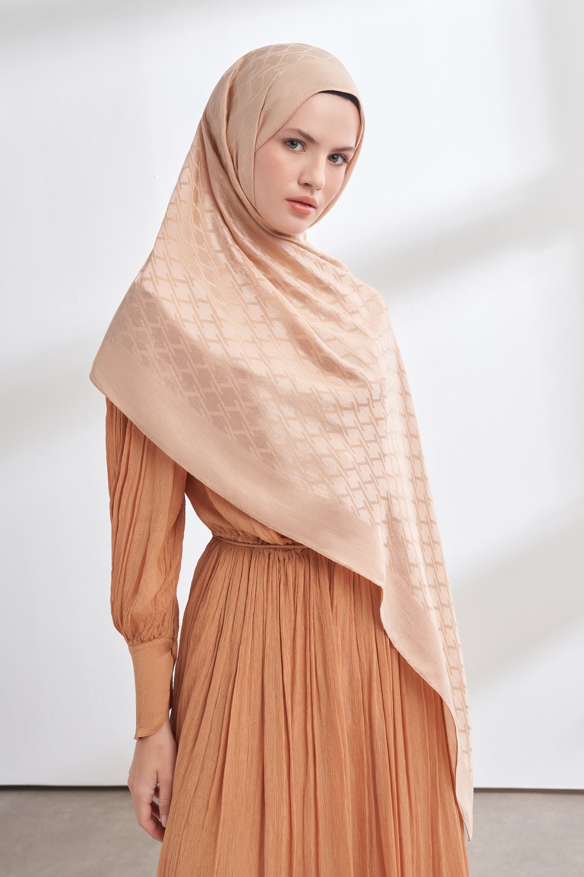 SOLEA JAKAR NORA DESEN ŞAL - BEJ